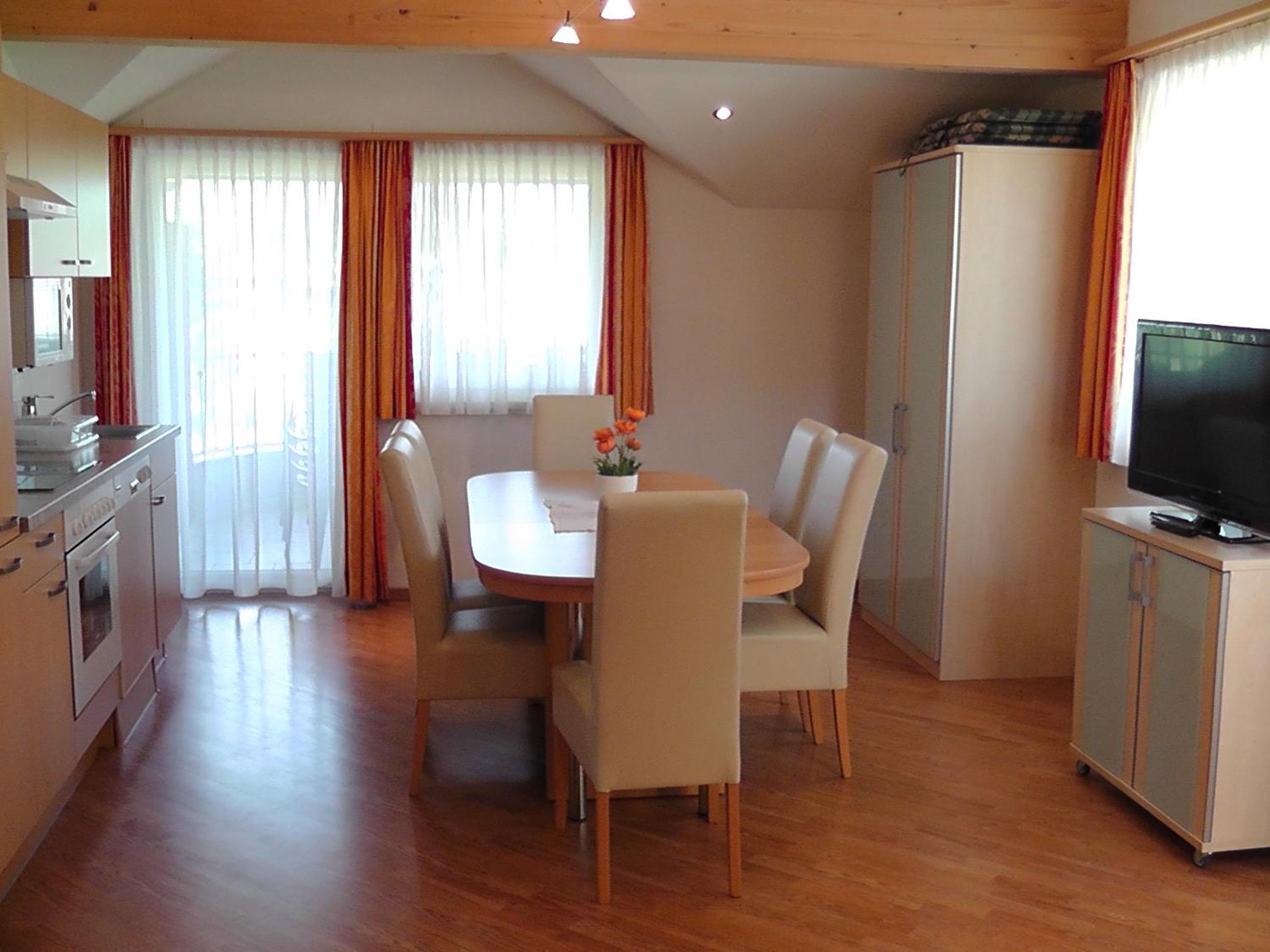 Two-Bedroom Apartment with Balcony photo 3
