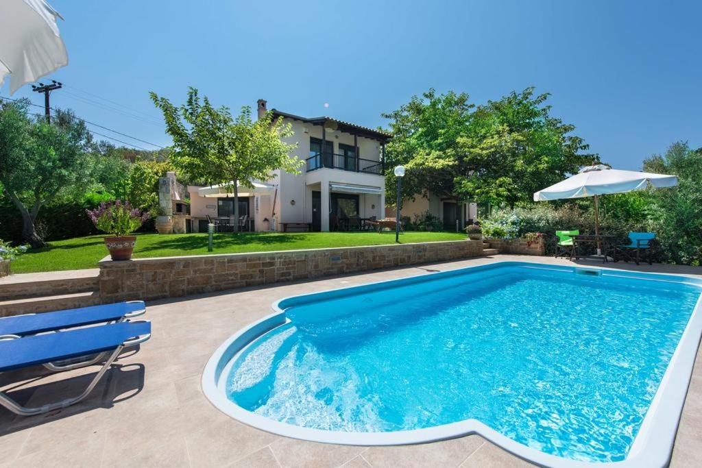 Villa with Private Pool photo 1