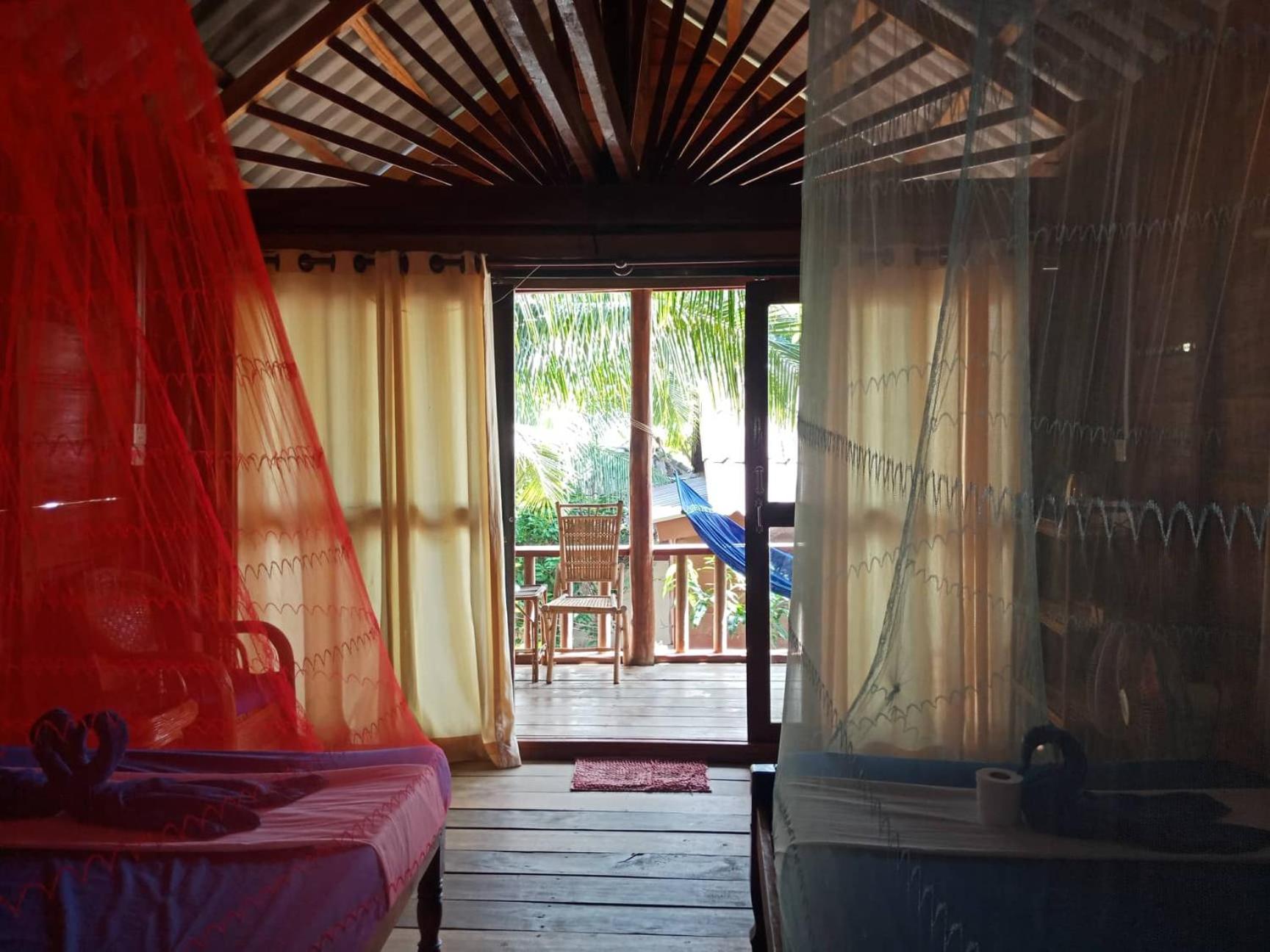 Bungalow with Balcony