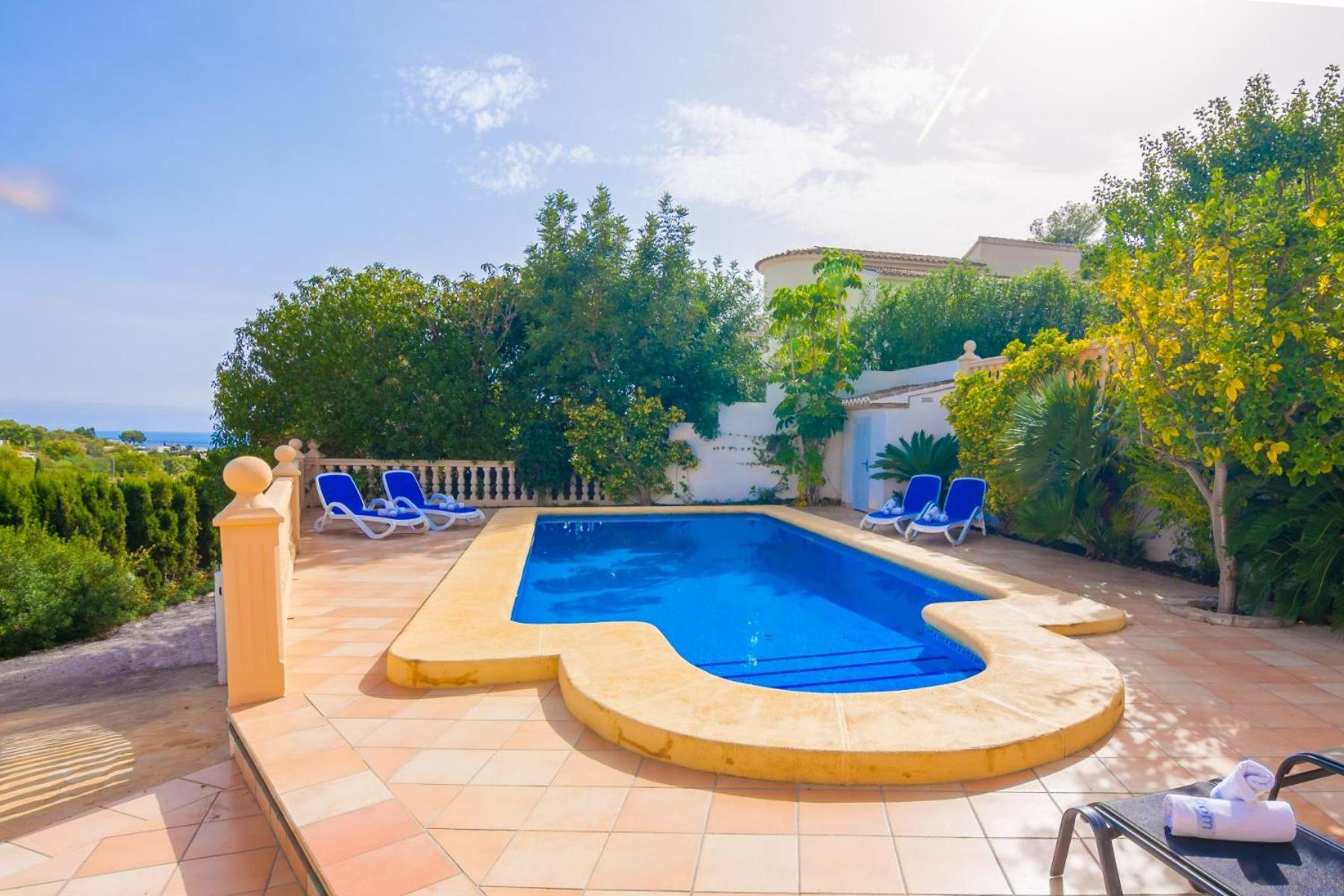 Villa photo 2