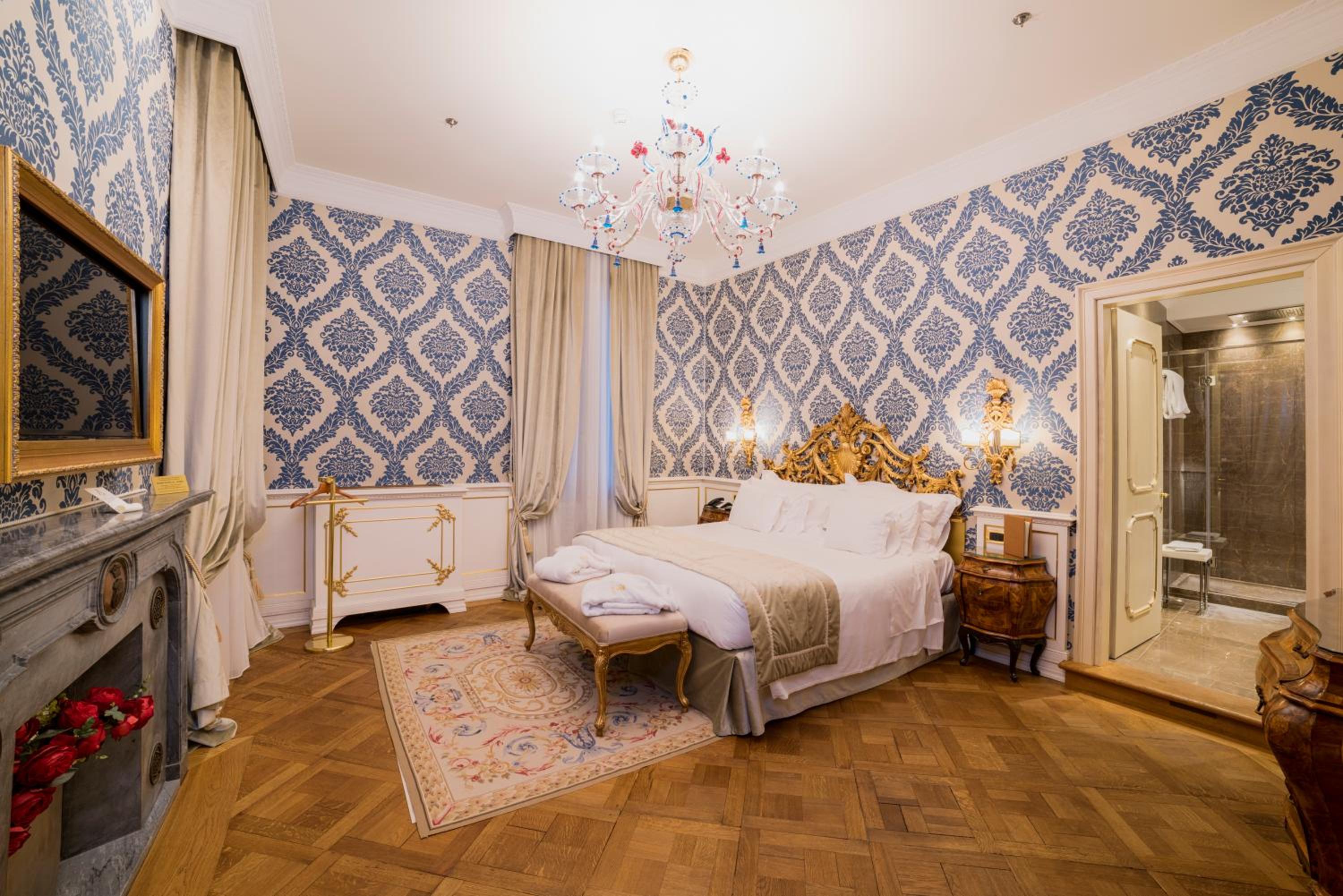 Suite with Canal View photo 3