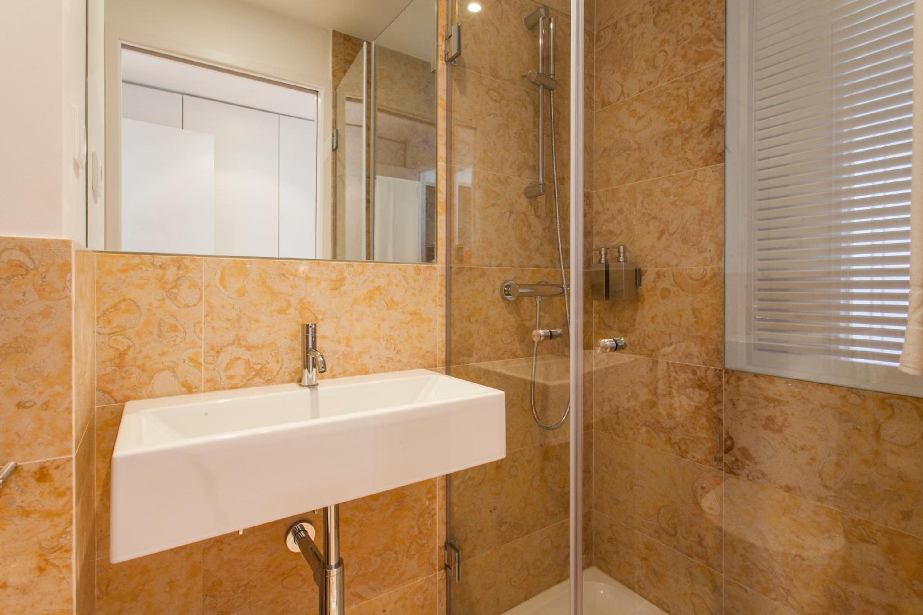 Two-Bedroom Penthouse Apartment (6 Adults) photo 3