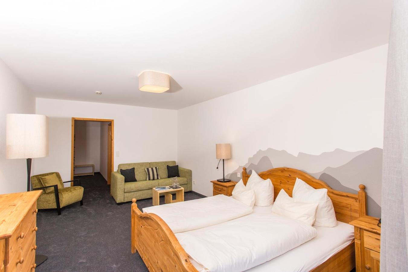 Double Room with Balcony - Photo 1
