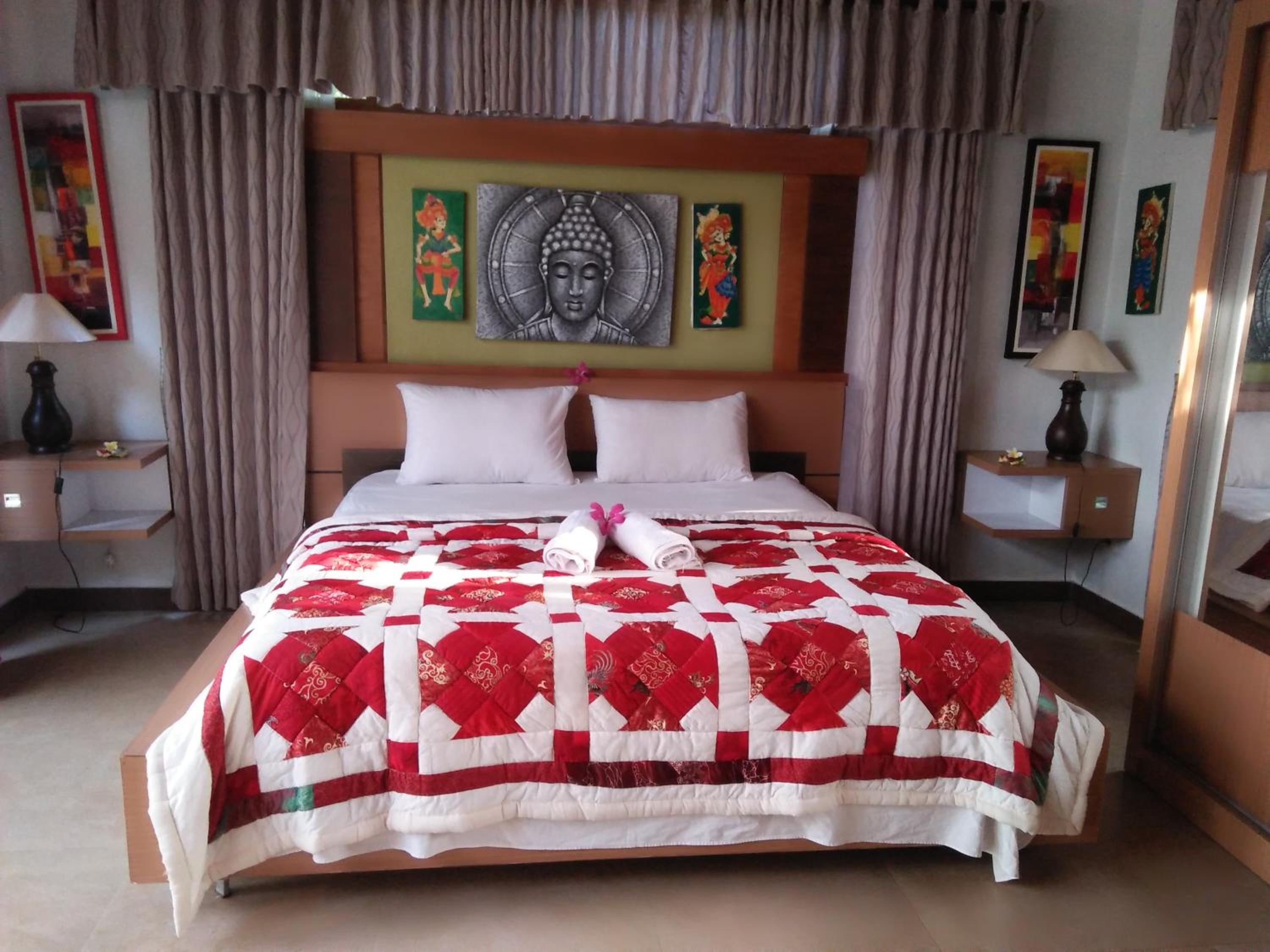 One-Bedroom Apartment - Photo 1