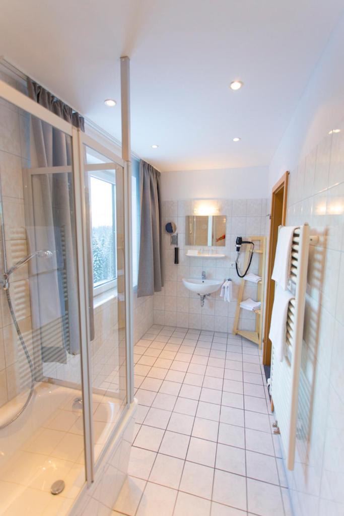 Double Room with Balcony - Photo 3