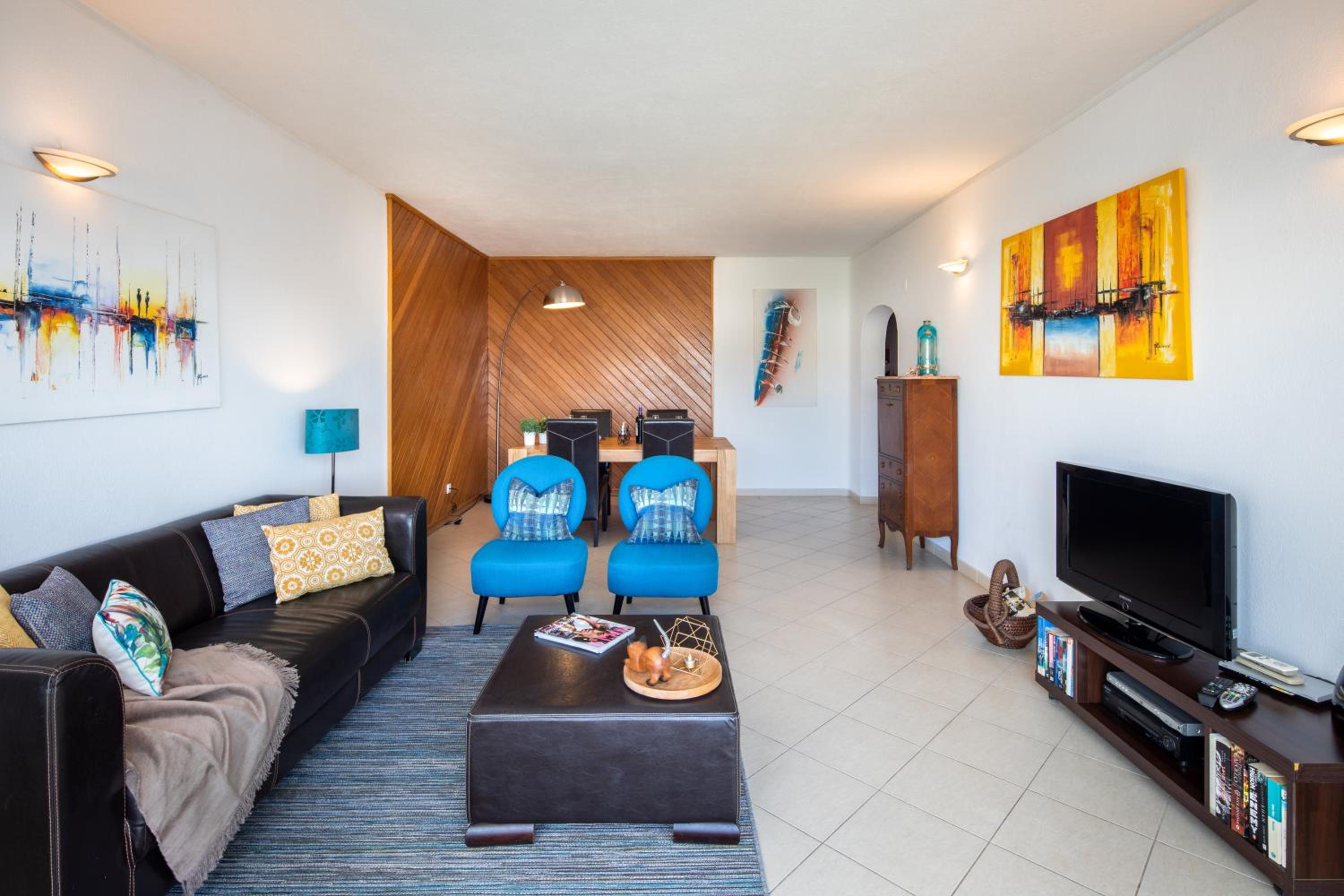 Apartment photo 2