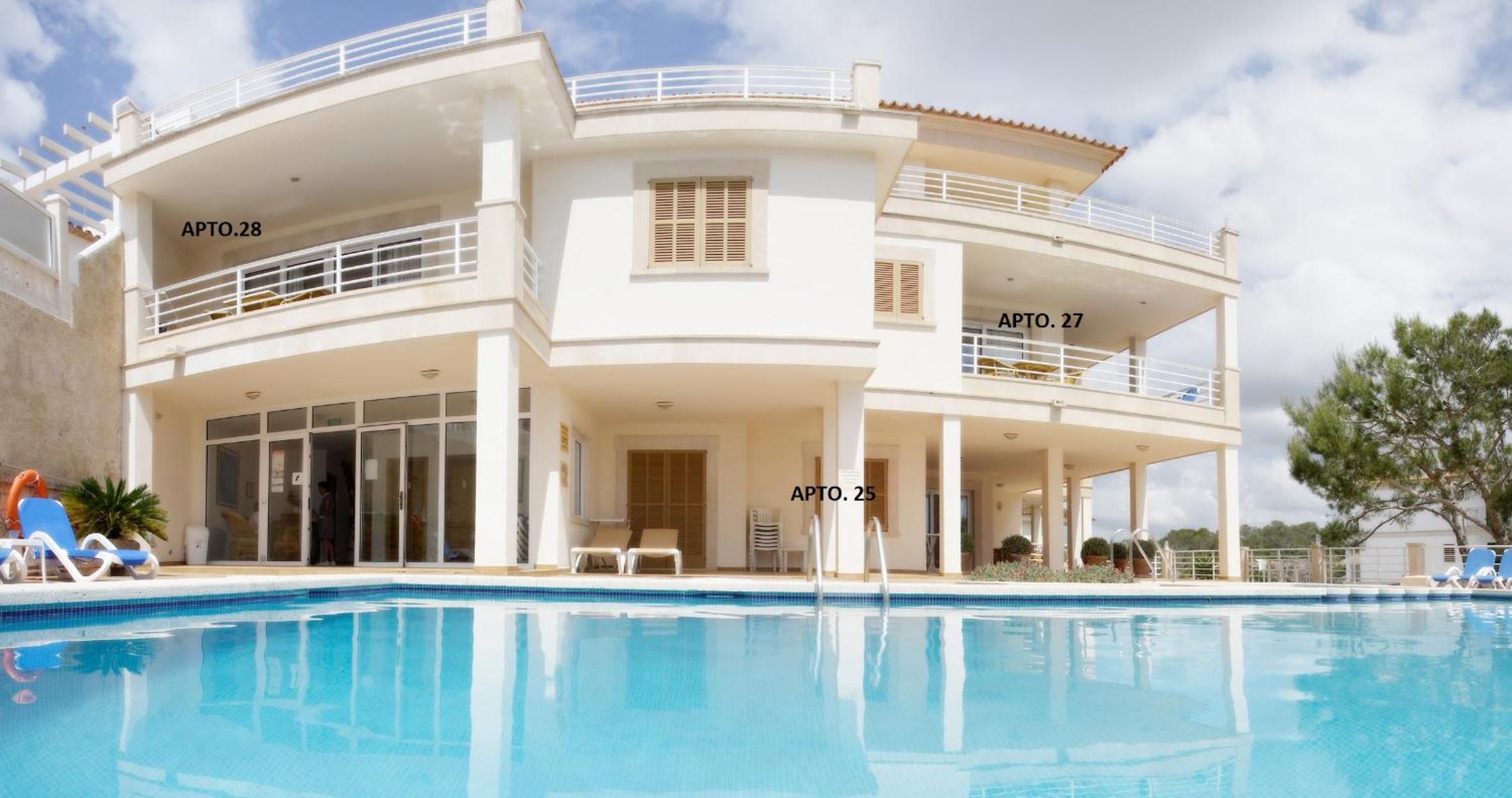 Apartment with Pool View photo 3