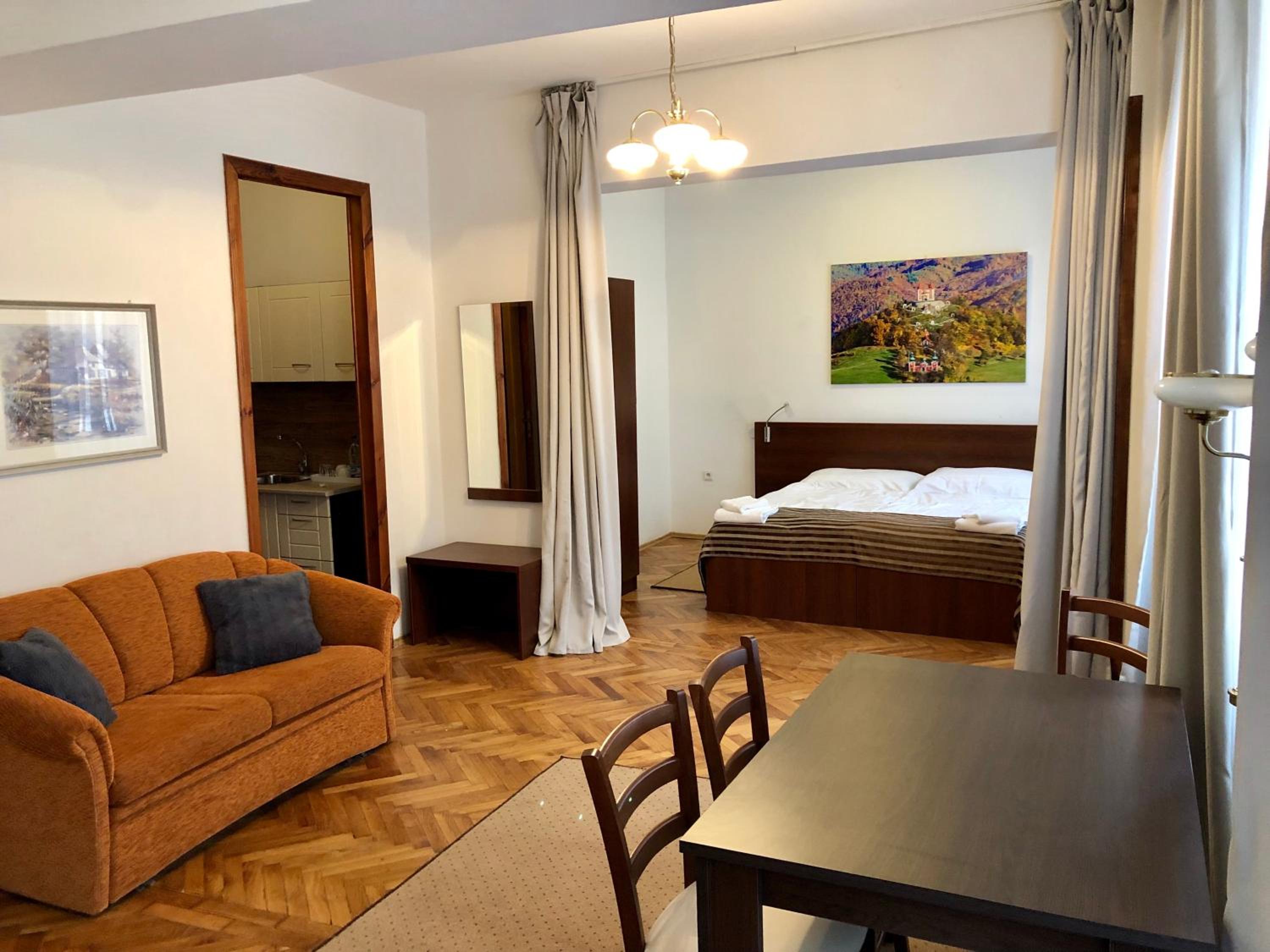 Studio Apartment - Photo 5