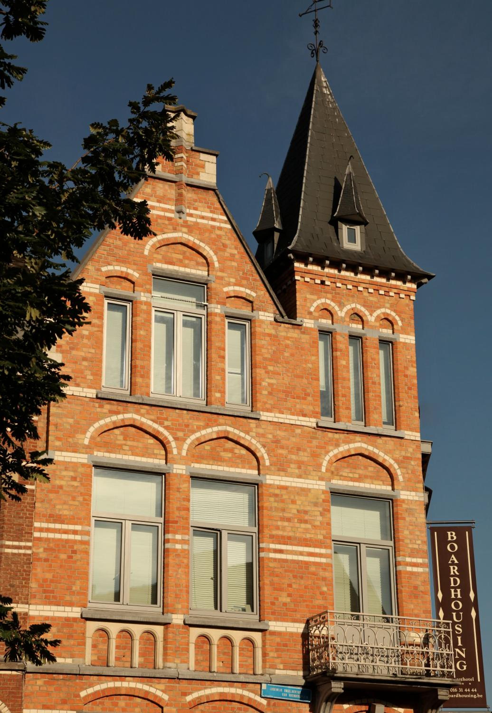 Deluxe Studio