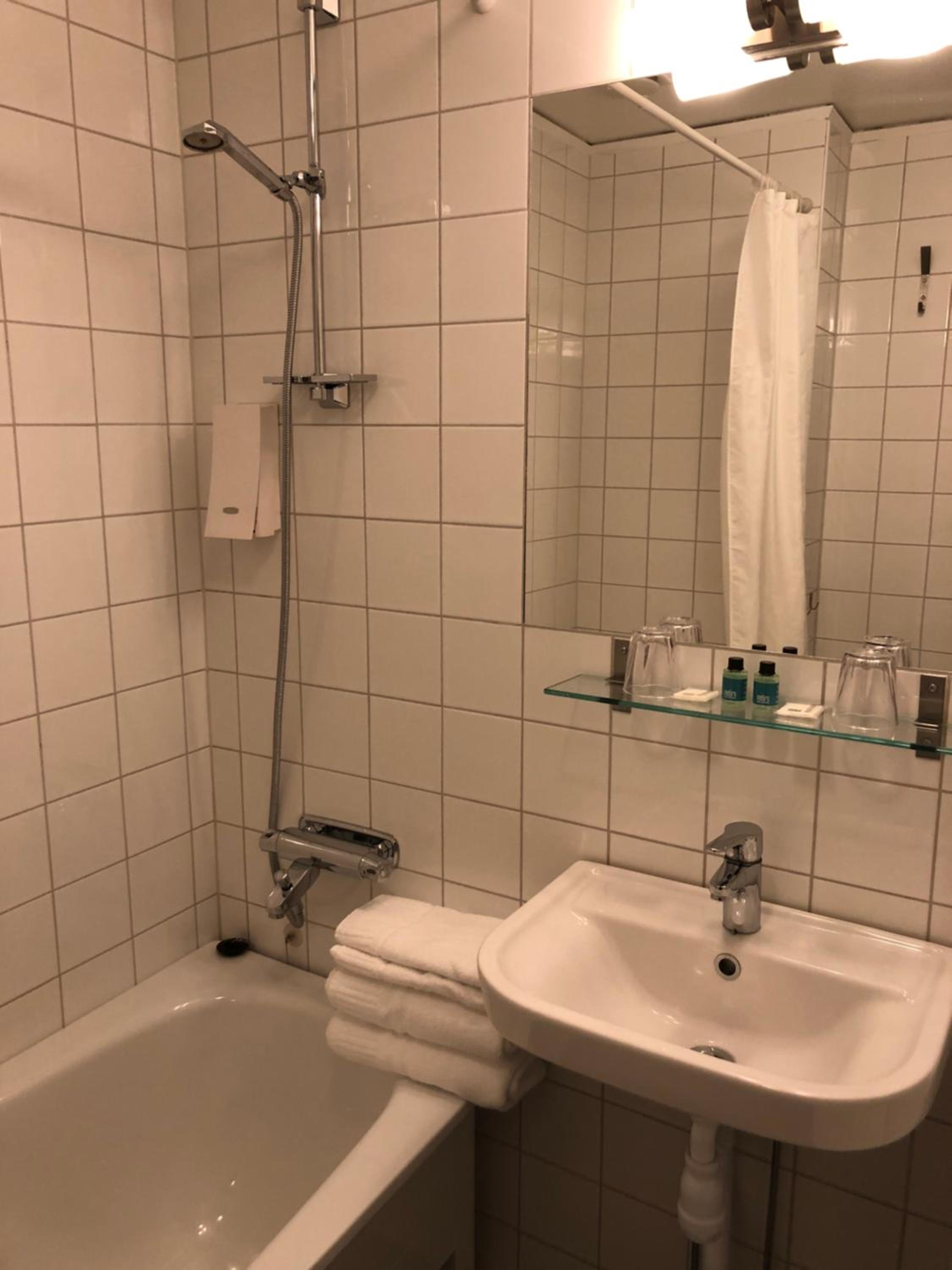 Superior Twin Room - Photo 14