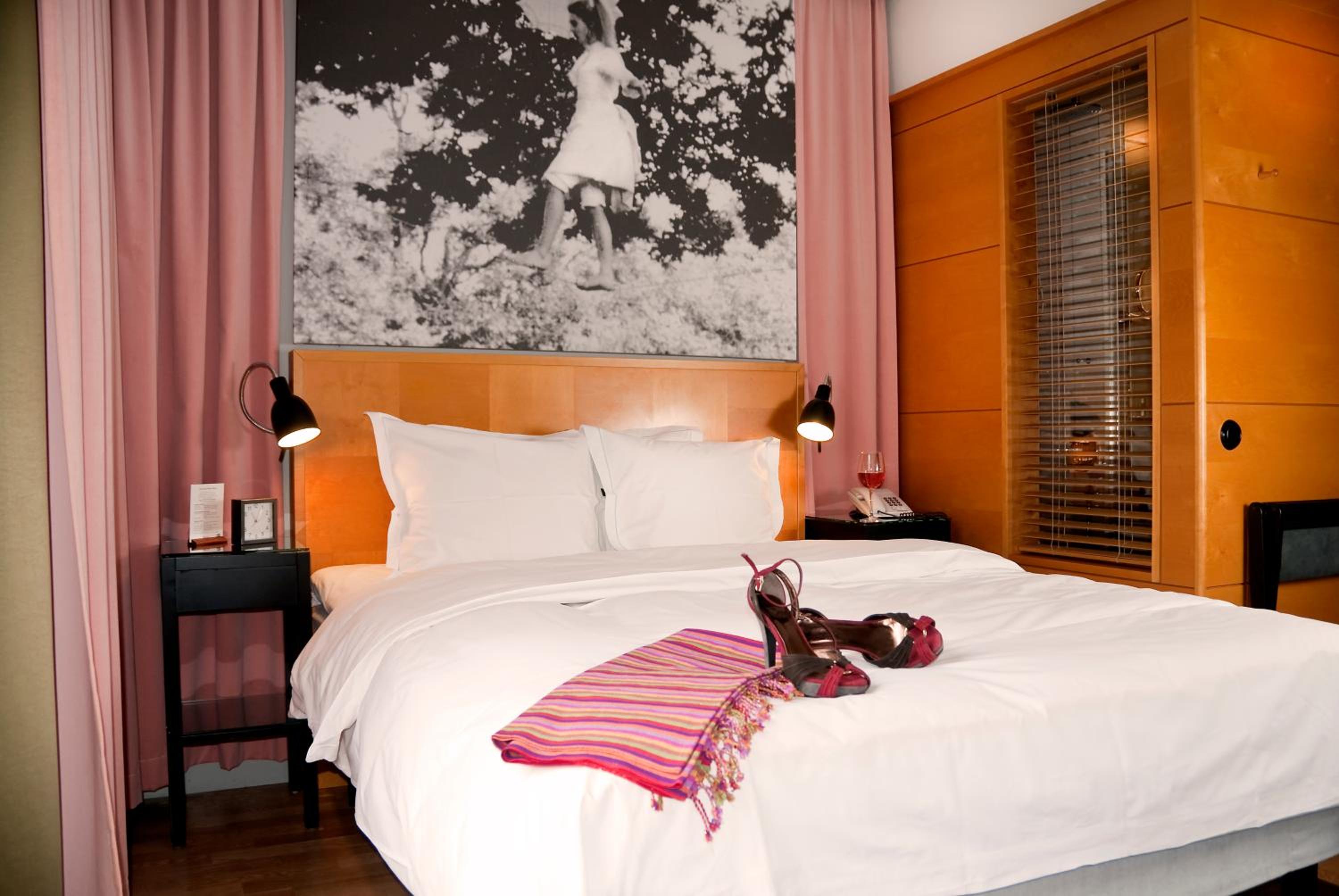 Standard Double or Twin Room - Photo 3