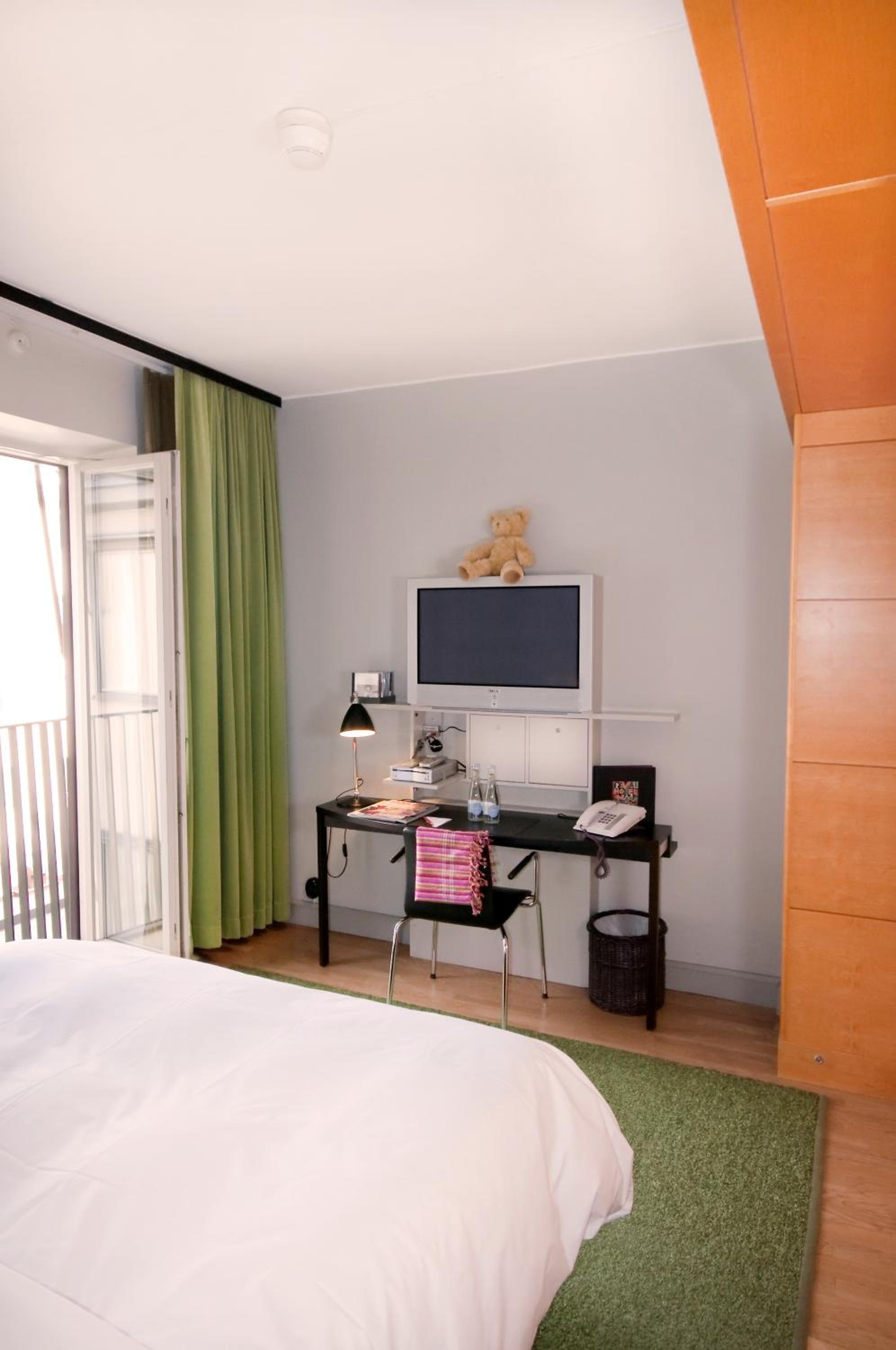 Standard Double or Twin Room - Photo 2