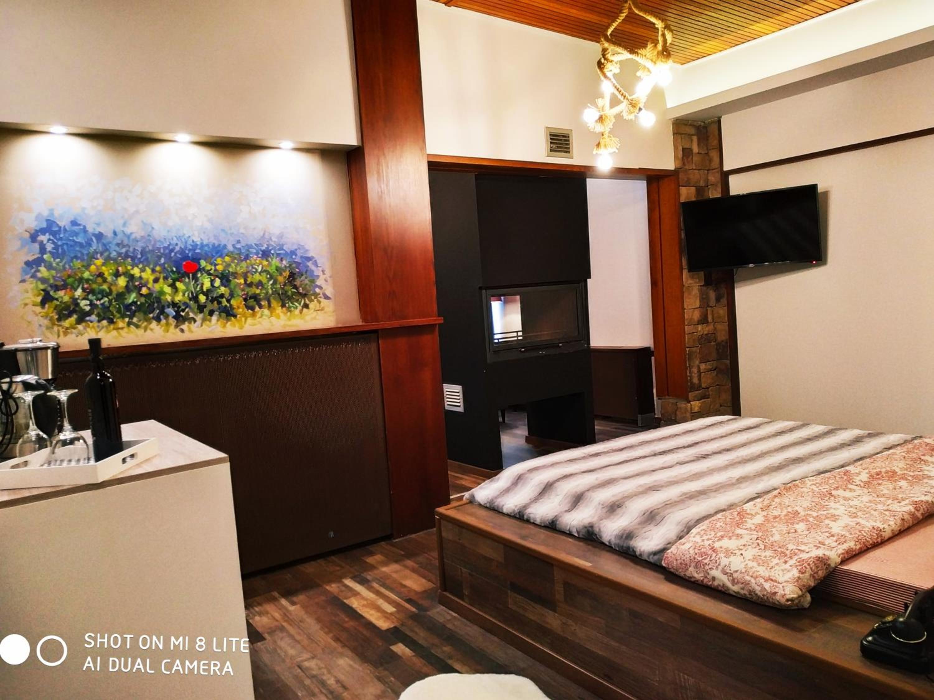 Deluxe Family Suite photo 3