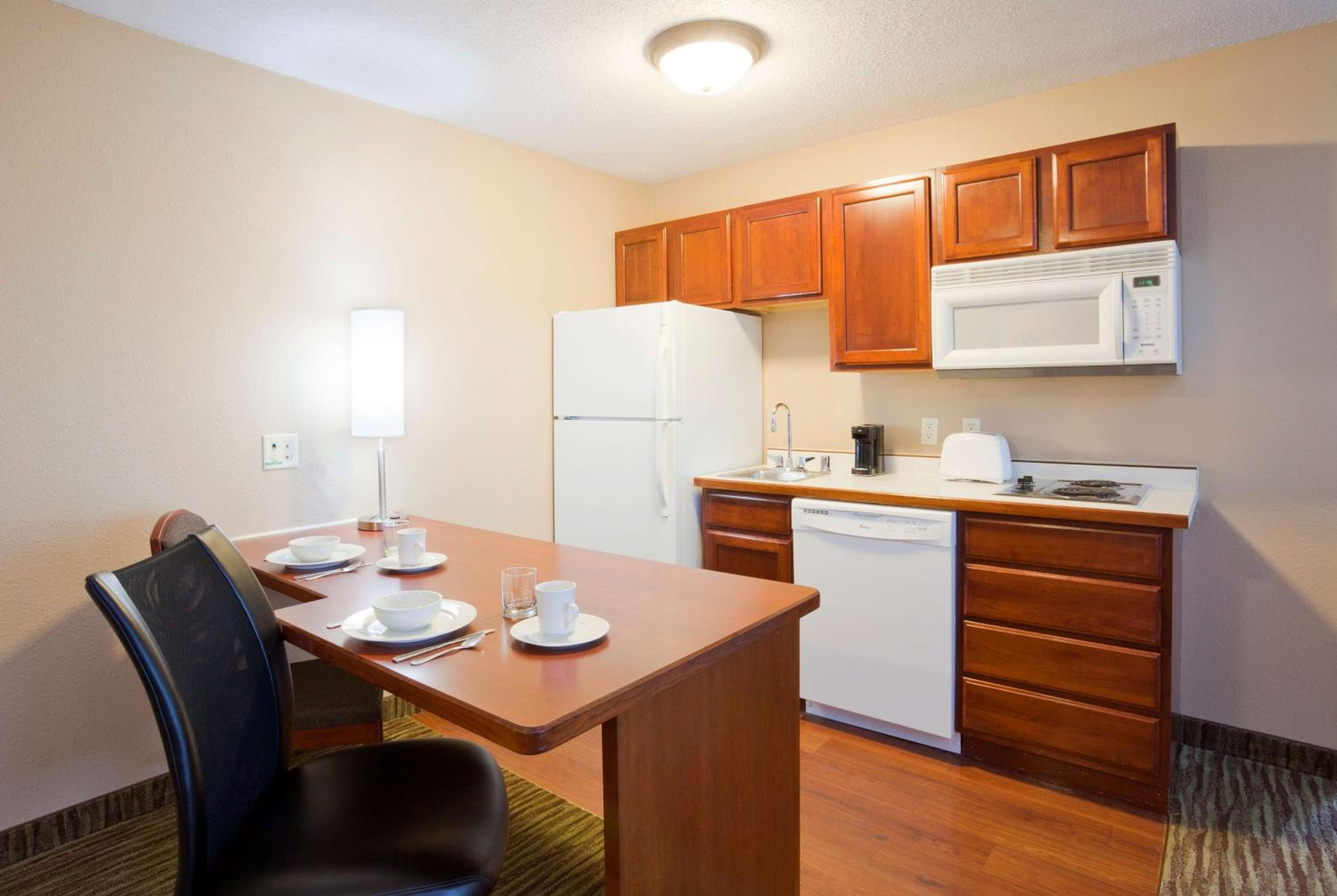 Suite - Photo 3