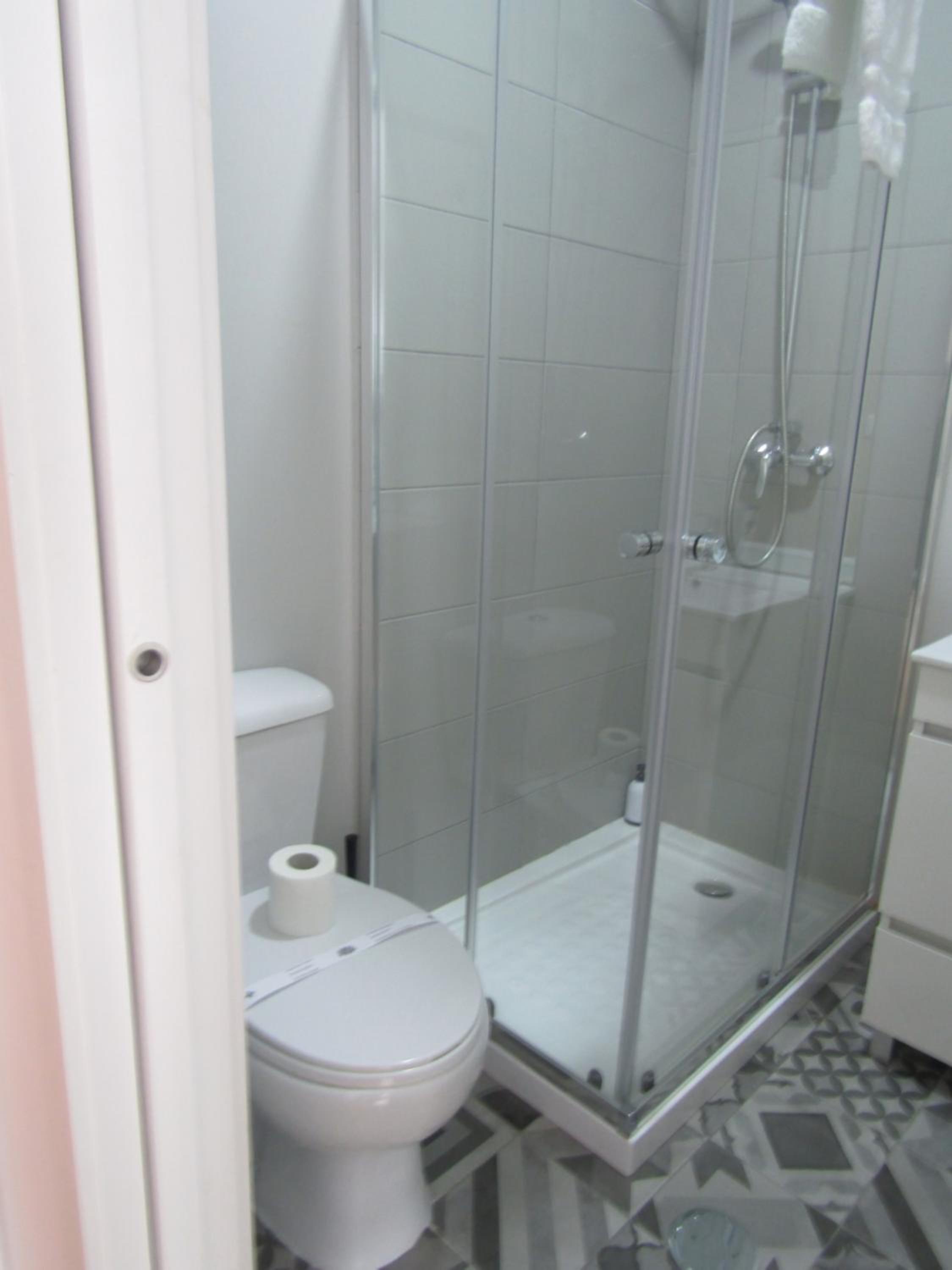 Superior King Room - Photo 10