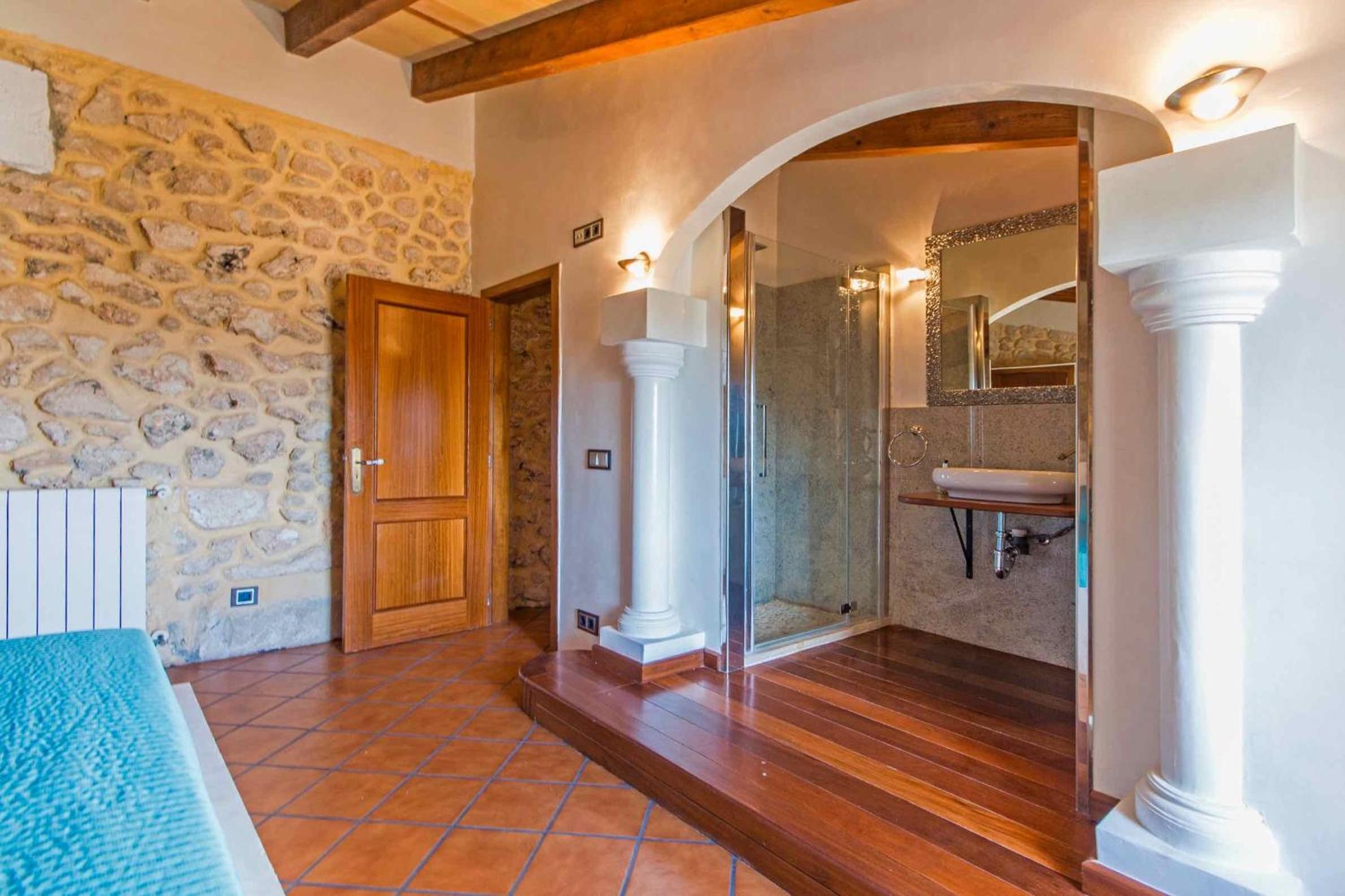 Four-Bedroom House photo 2