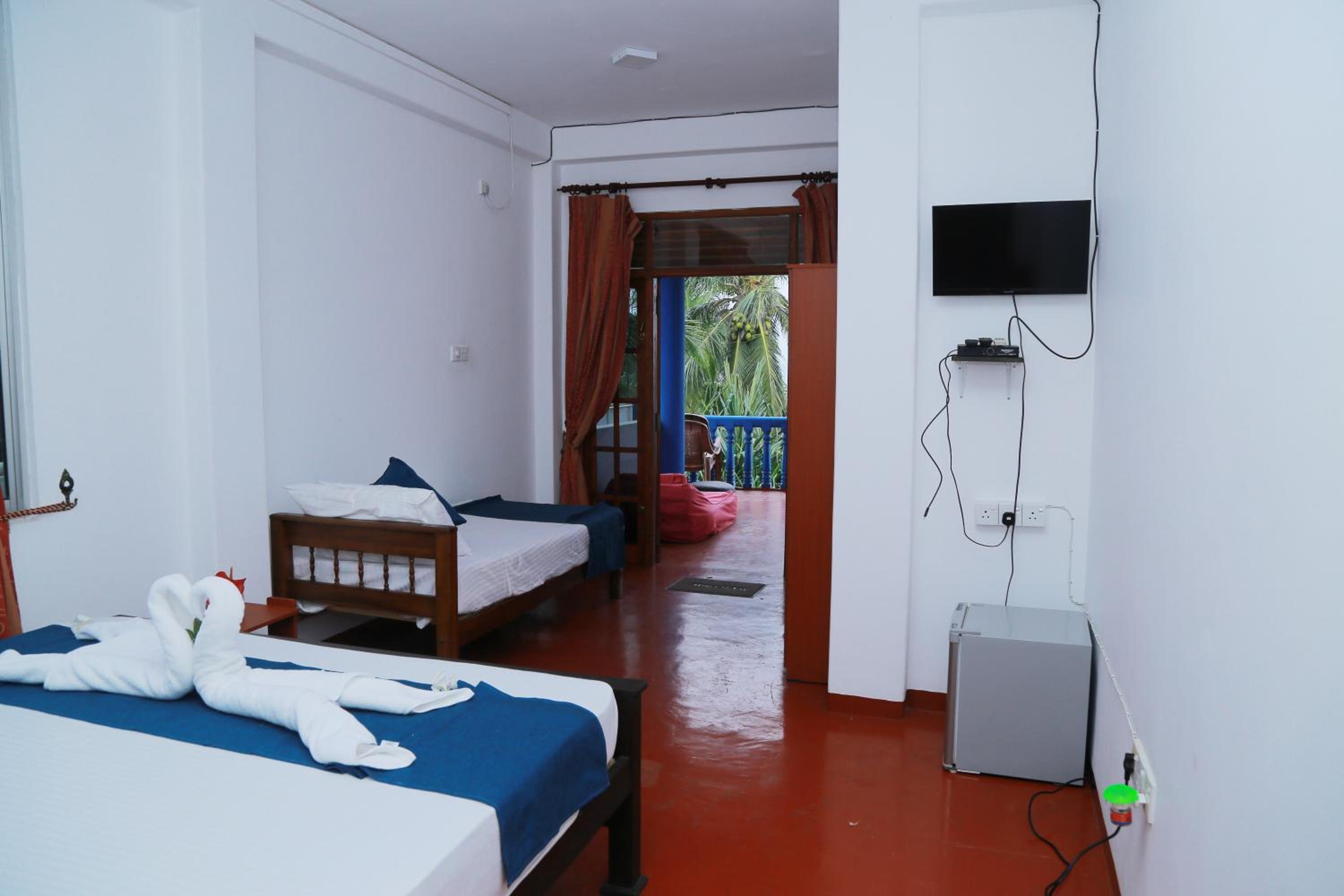 Standard Triple Room with Sea View