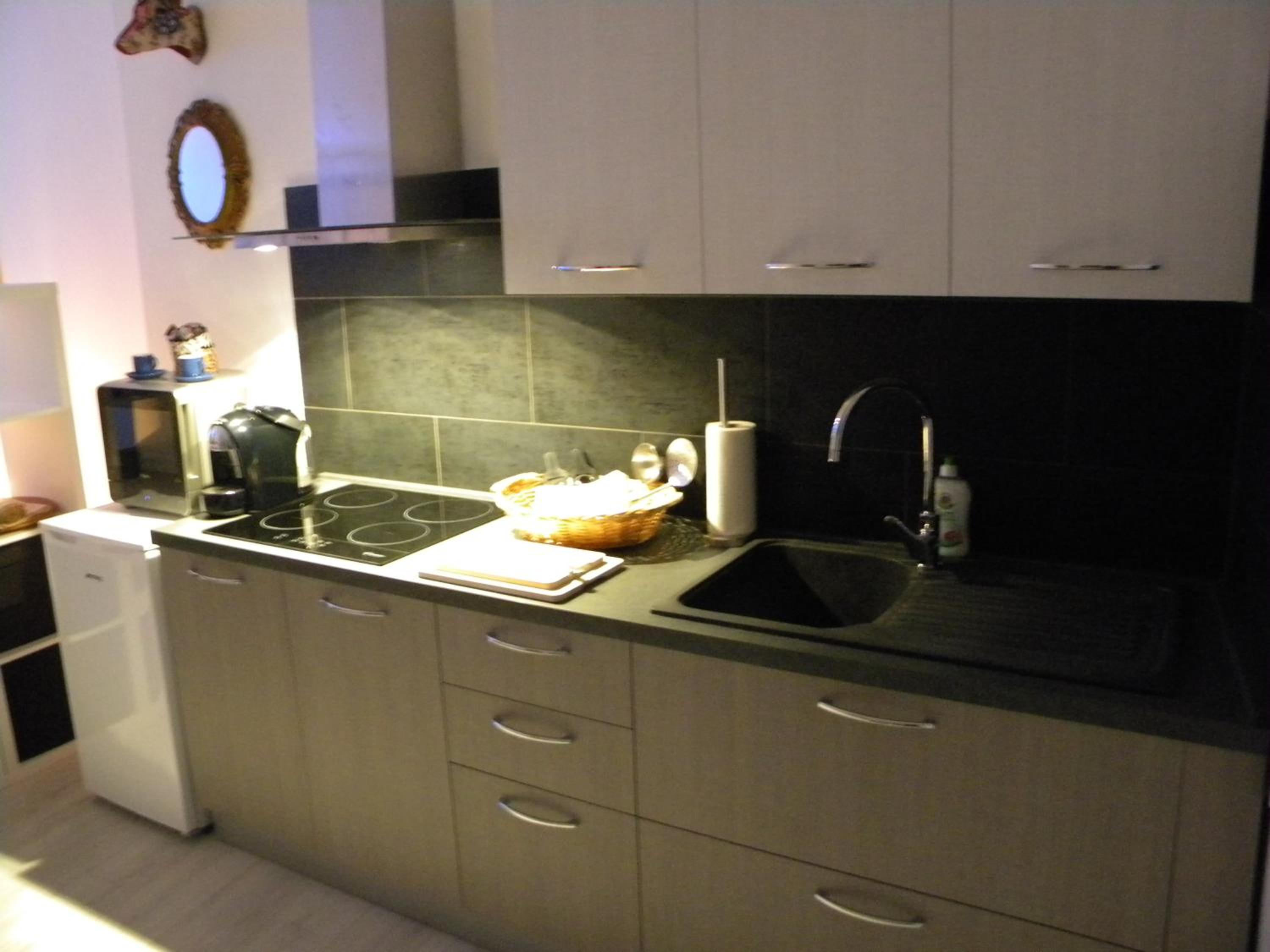 One-Bedroom Apartment - Photo 32