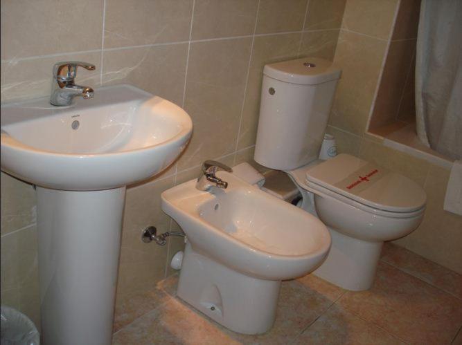  One-Bedroom Apartment (3 Adults + 1 Child)  photo 3
