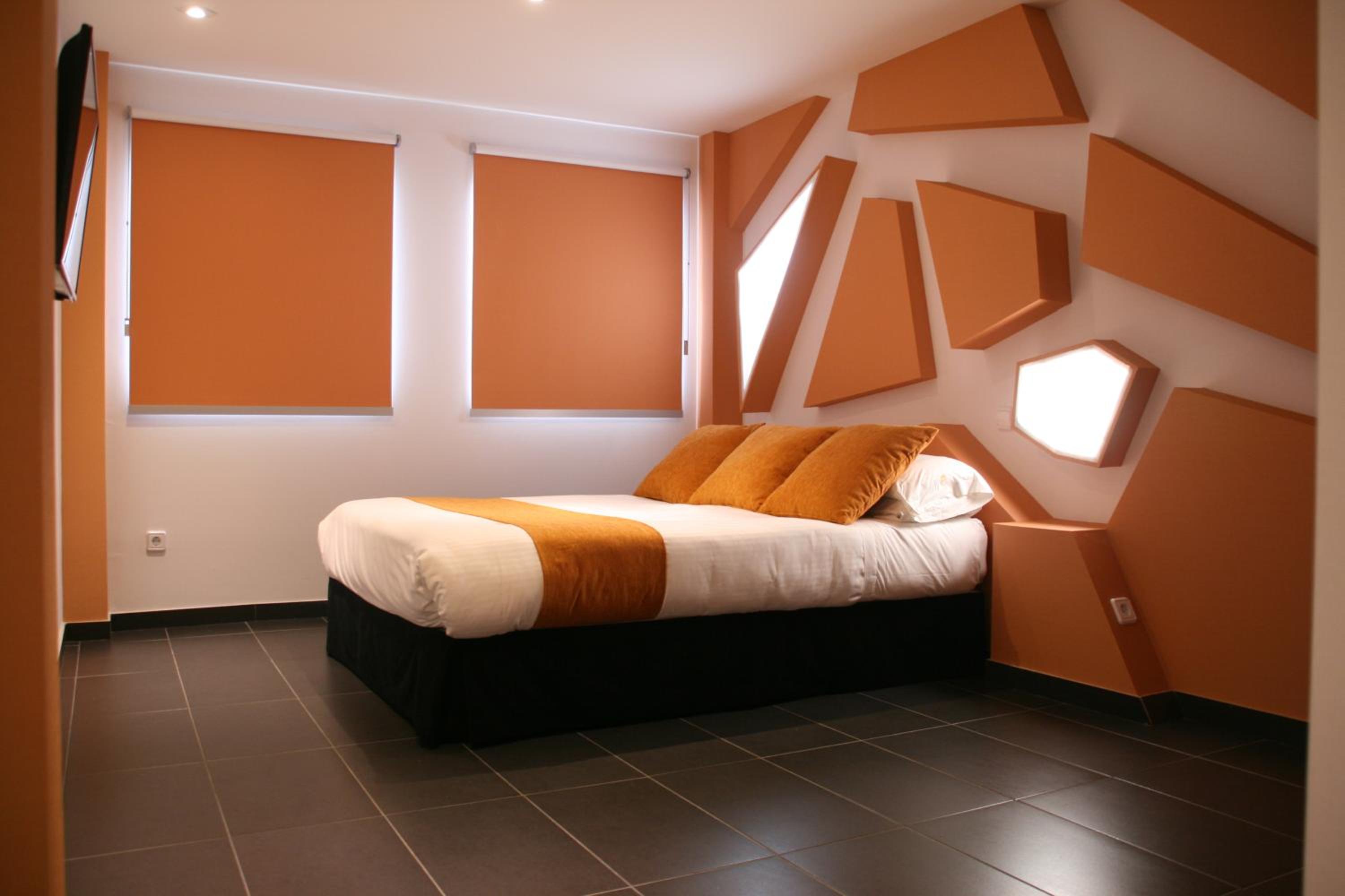 Deluxe Double or Twin Room - Photo 7