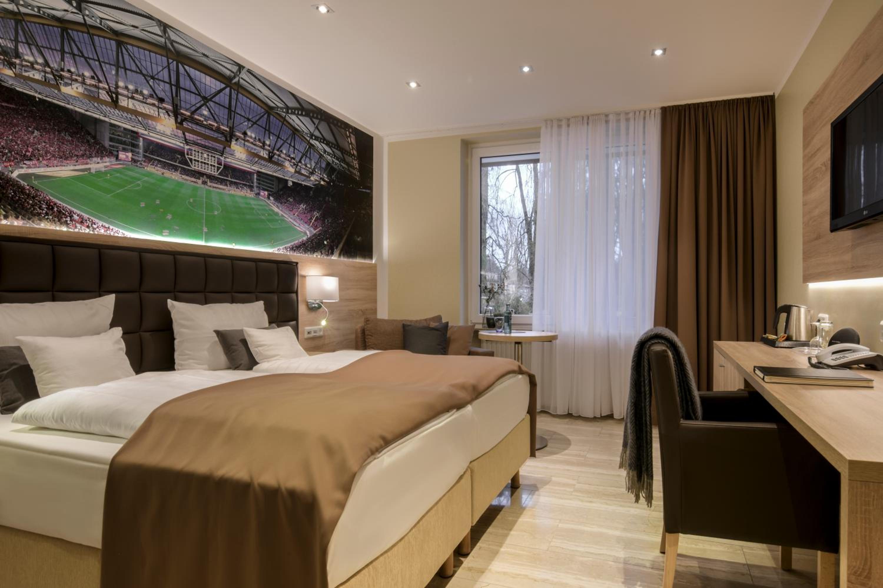 Deluxe Double or Twin Room - Photo 10