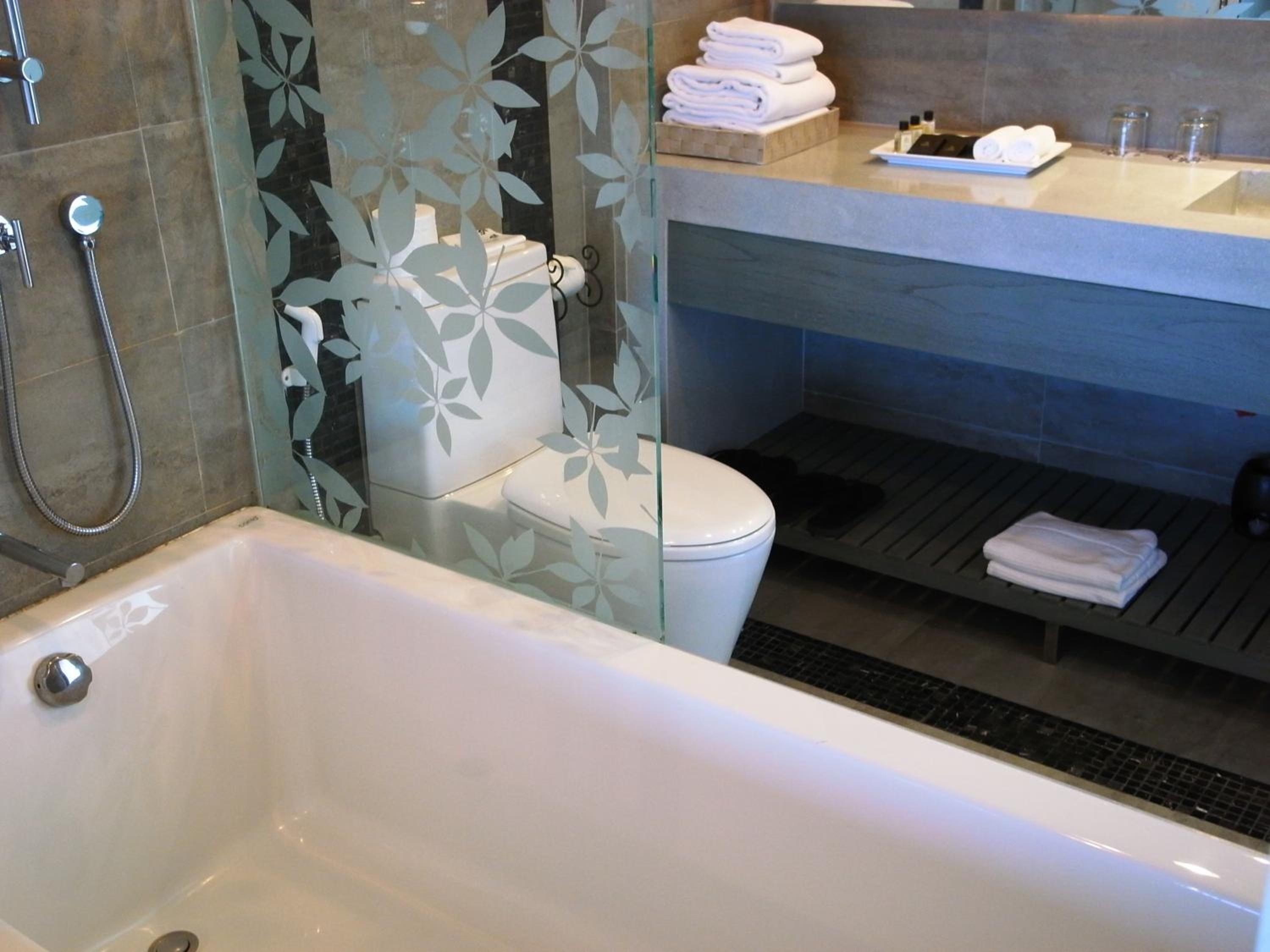 Superior Double Room with Seaview (Partial) - Photo 6