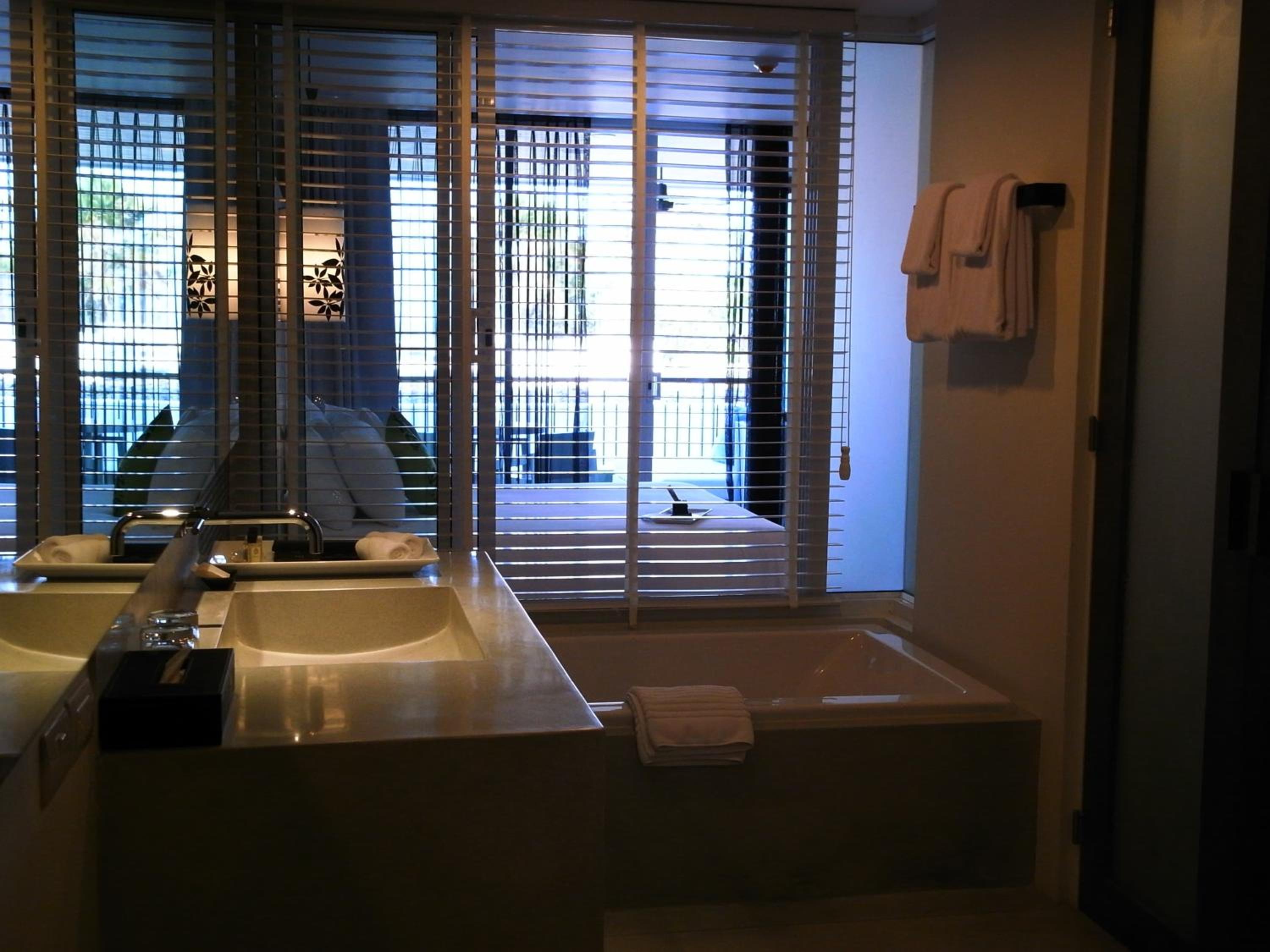 Deluxe Double Room with Sea View - Photo 2