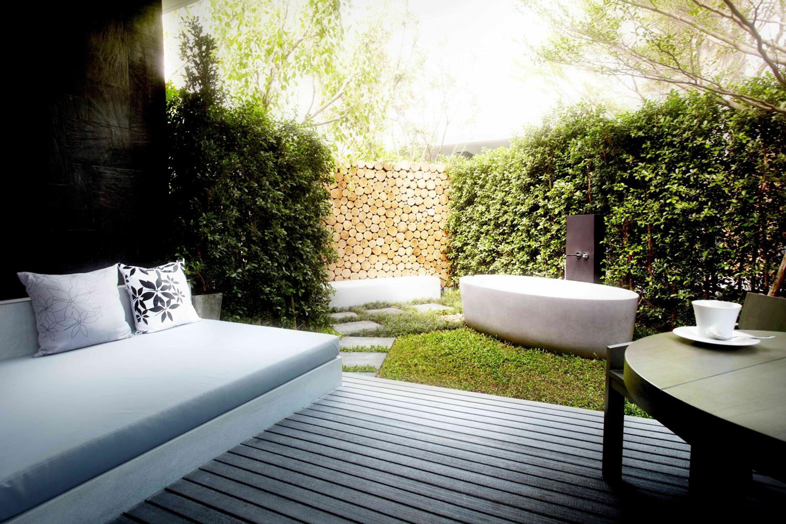 Luxury Suite with Private Garden  - Photo 10
