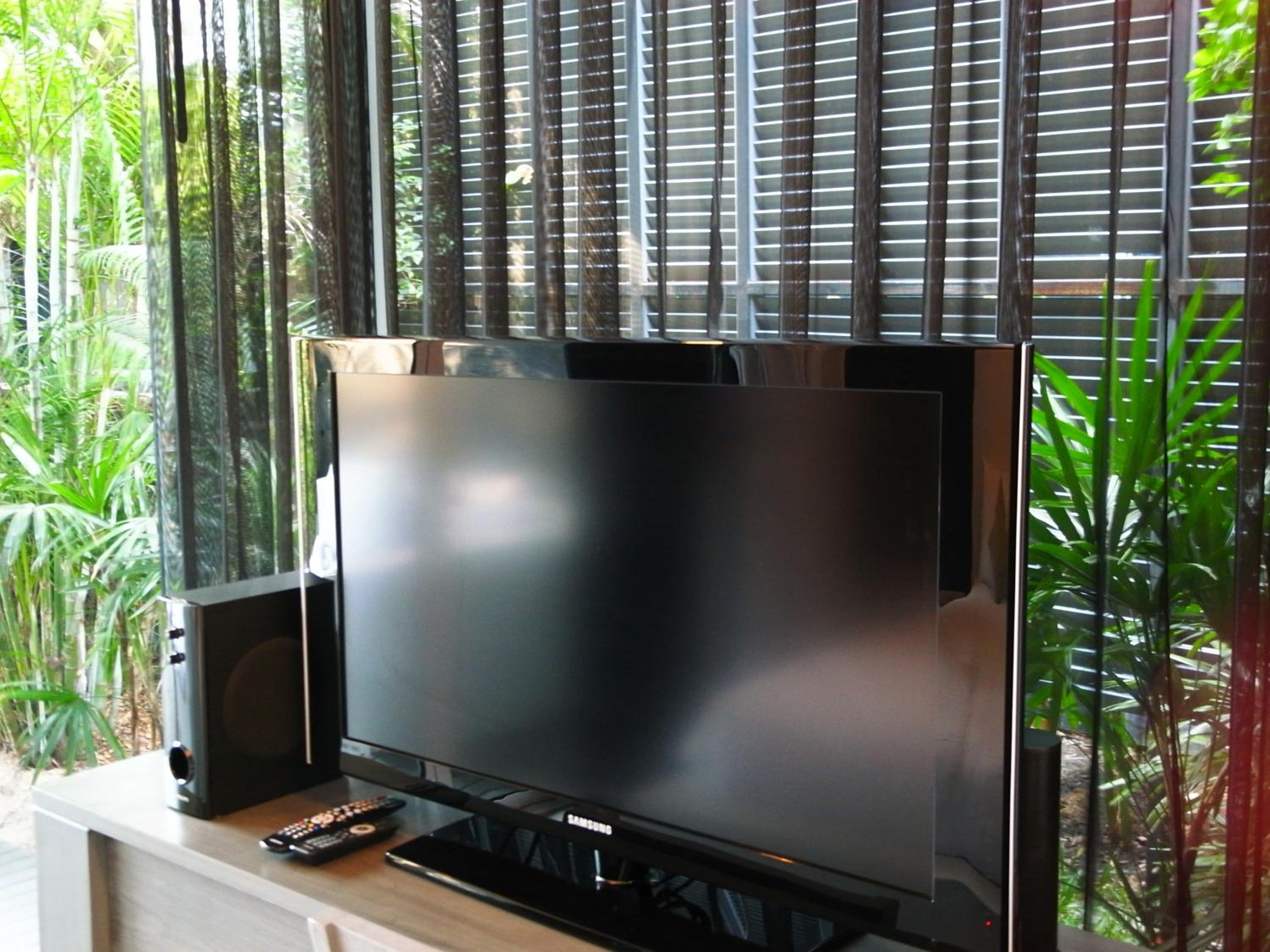 Luxury Suite with Private Garden  - Photo 11