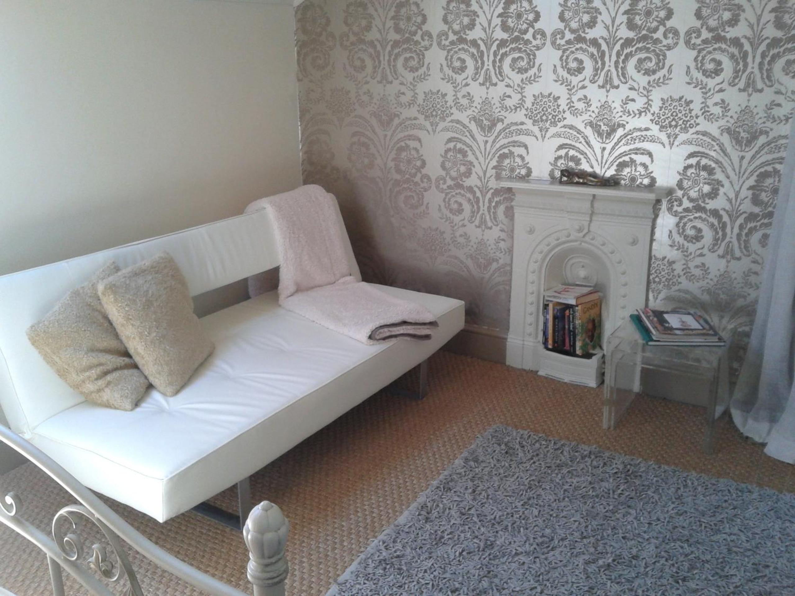Deluxe Double Room - Photo 8
