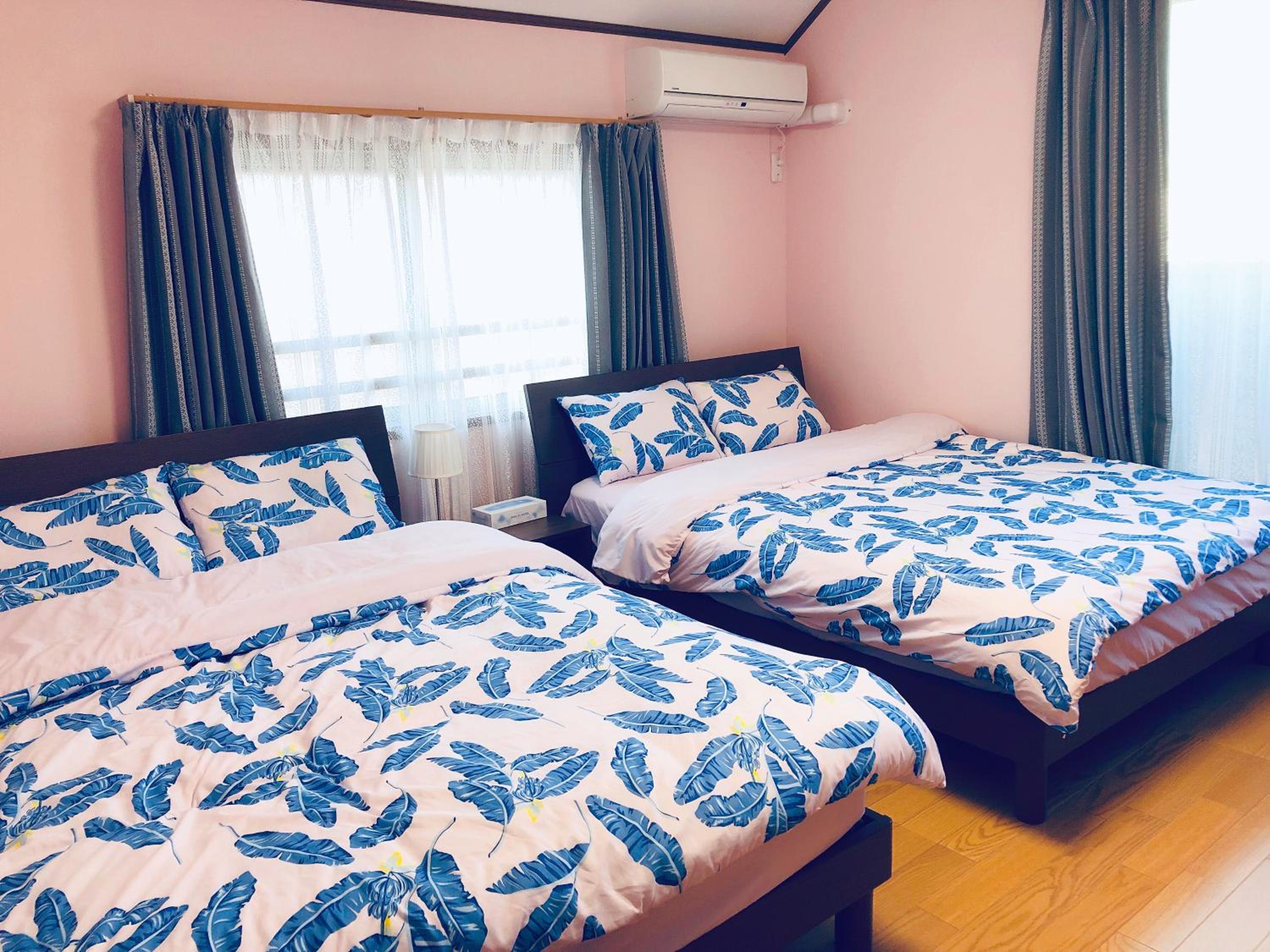 Quadruple Room with Shared Bathroom photo 1