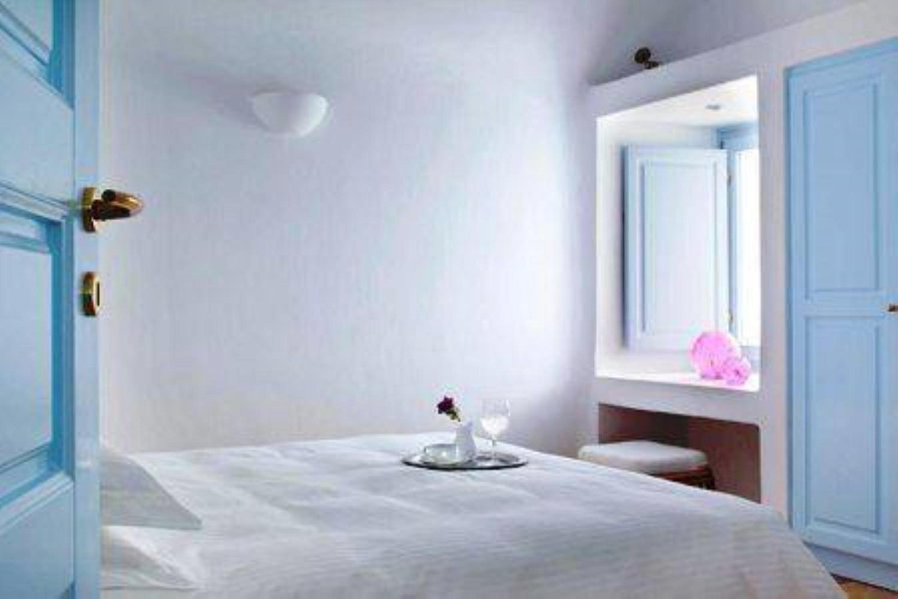 La Boheme Suite with Caldera View