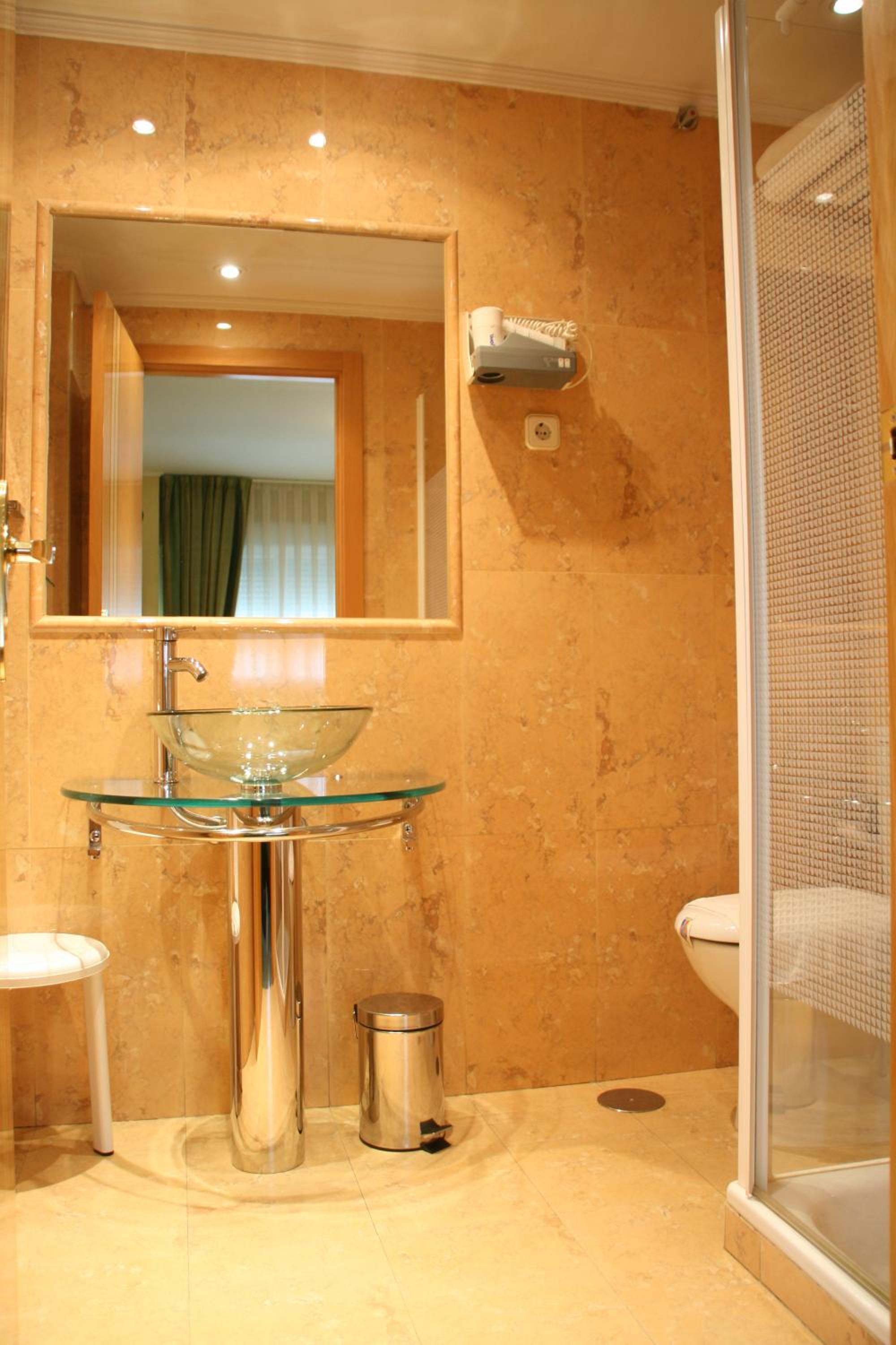 Double Room - Photo 3