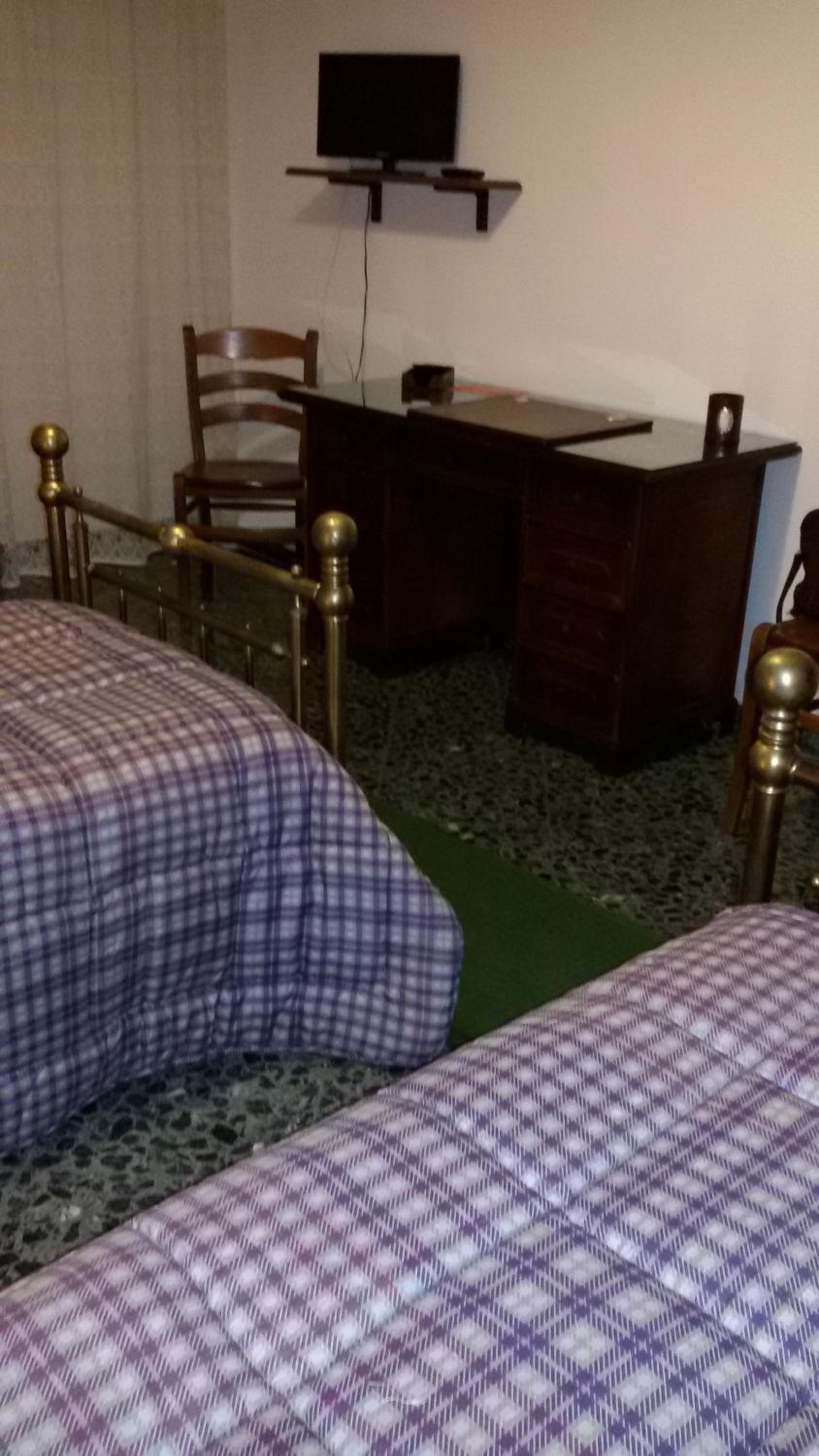 Economy Triple Room