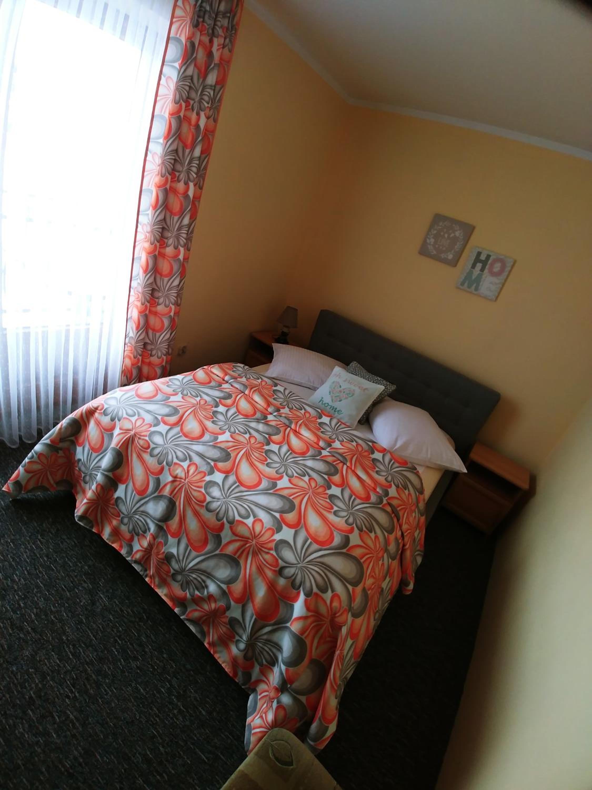 Double Room with Private Bathroom - Photo 17