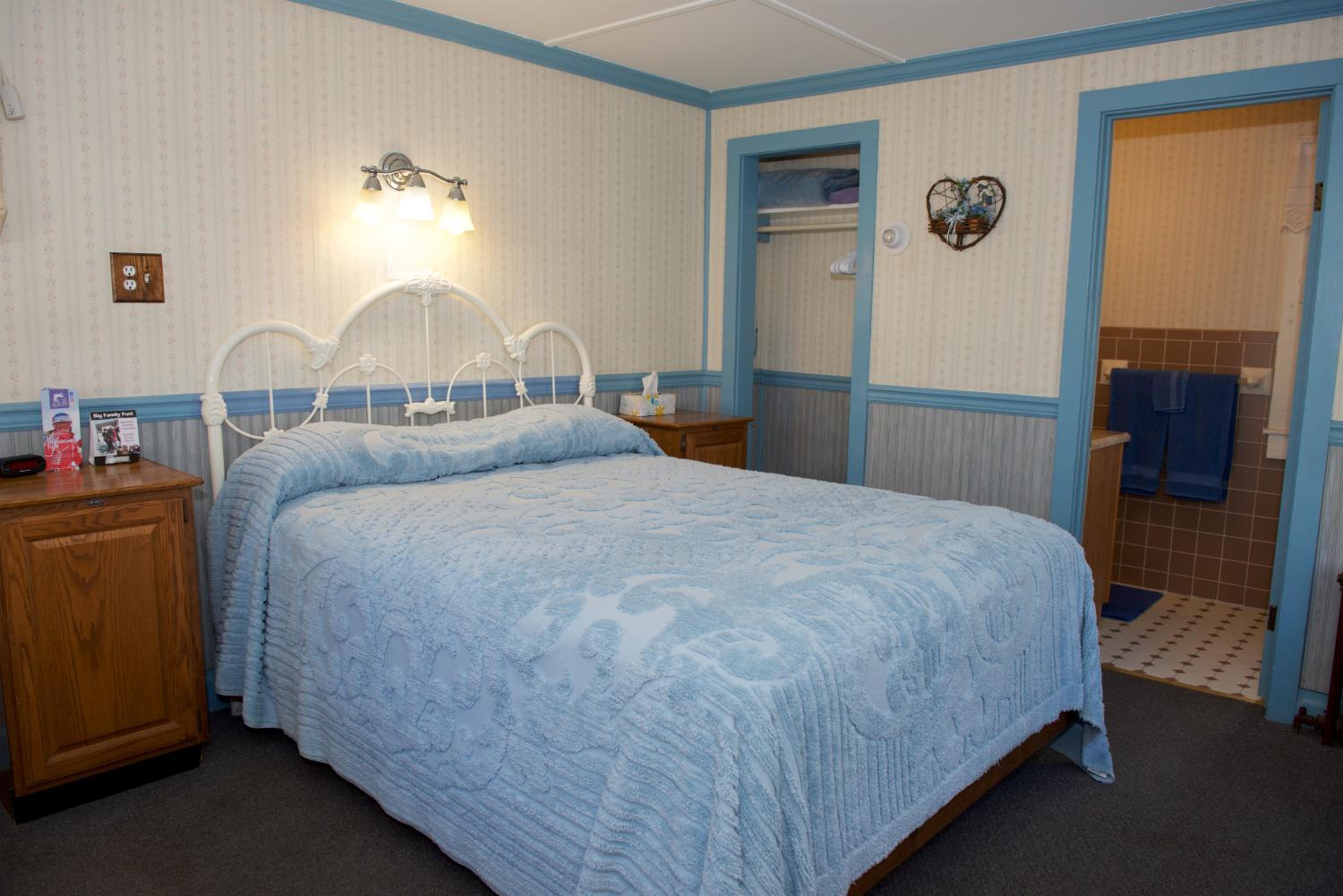 Queen Room photo 3
