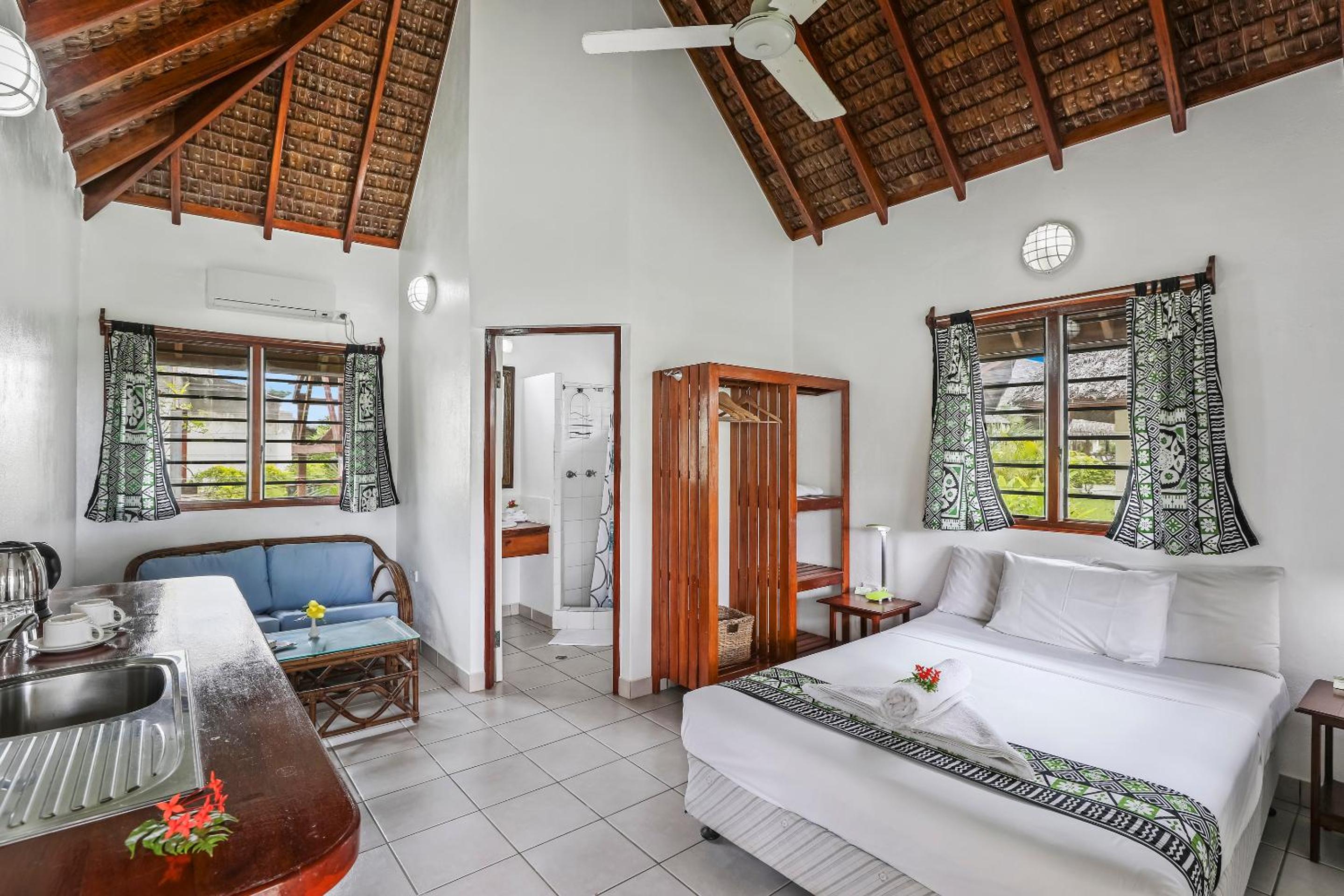 Bungalow with Ocean View - Dolphin