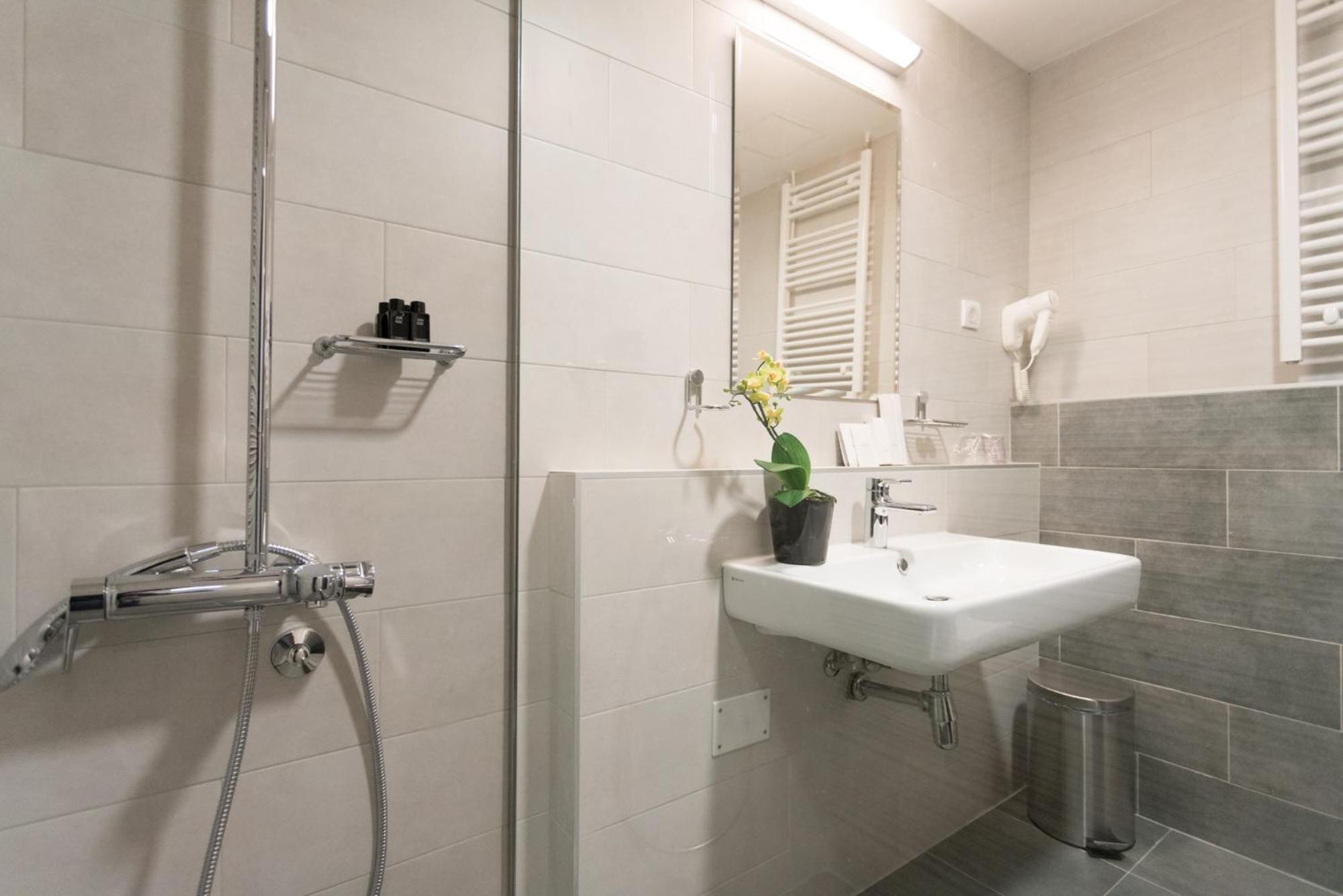 Superior Double or Twin Room photo 2