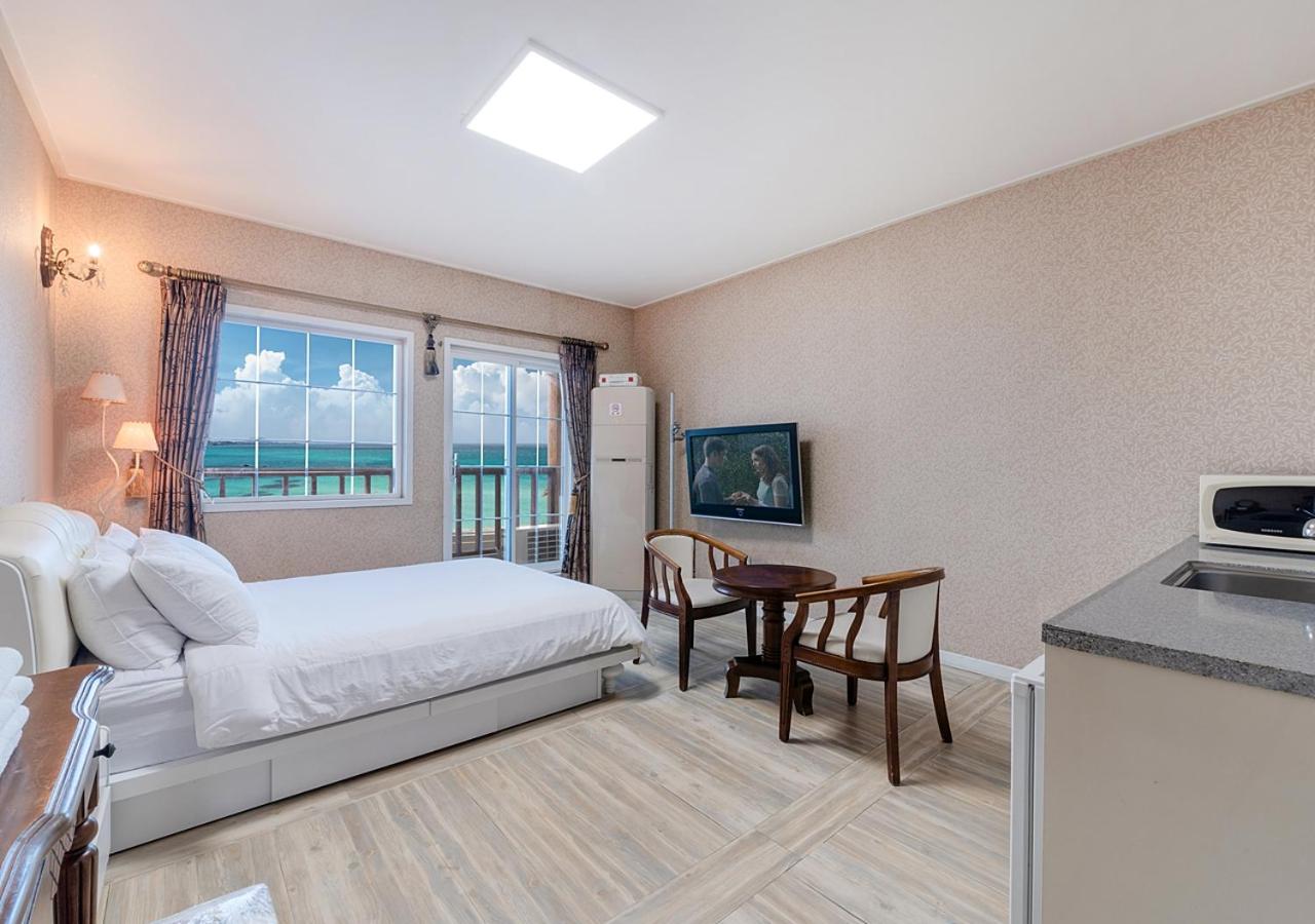 Double Room with Sea View photo 1