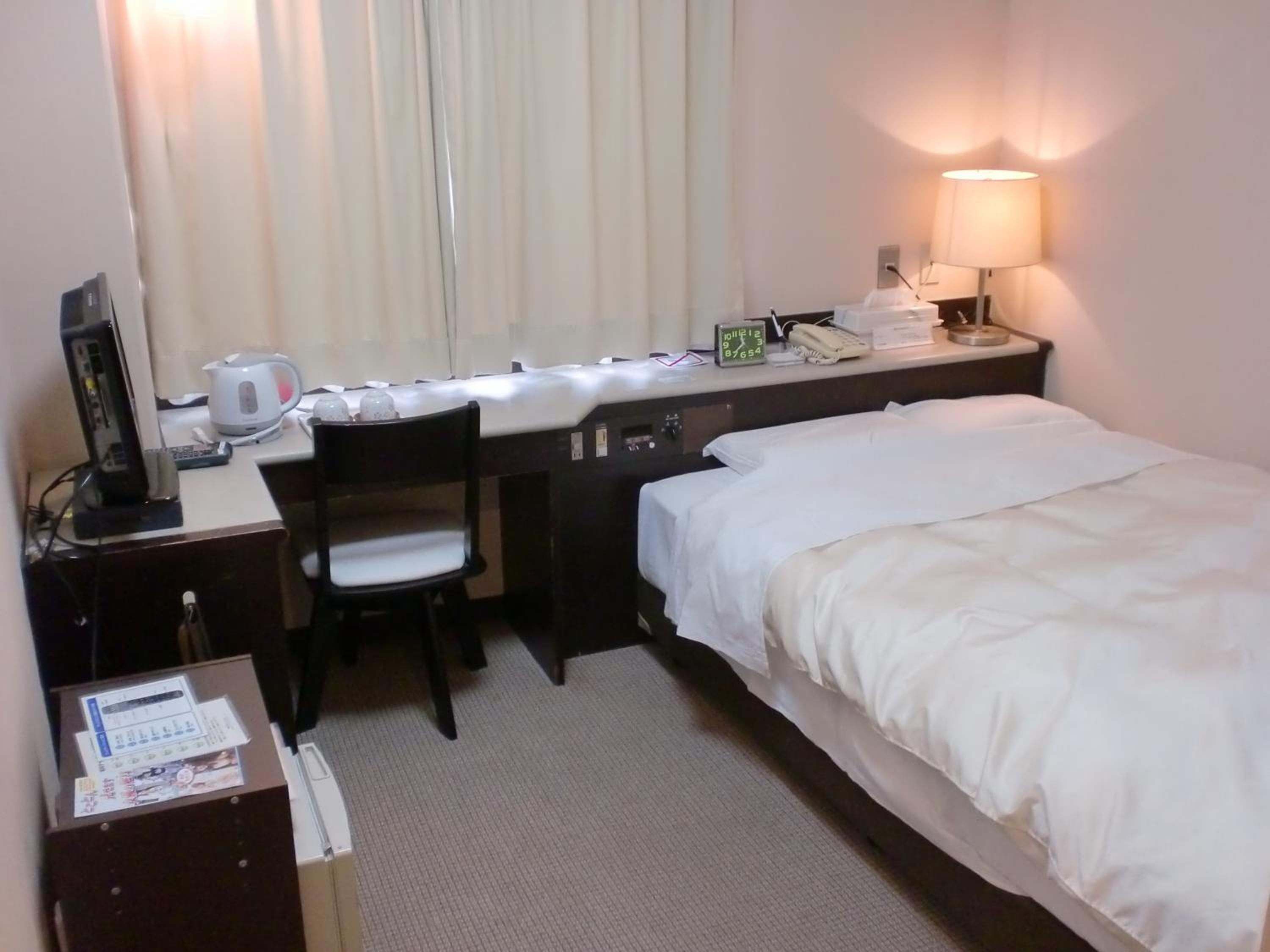 Single Room - Smoking - Photo 1