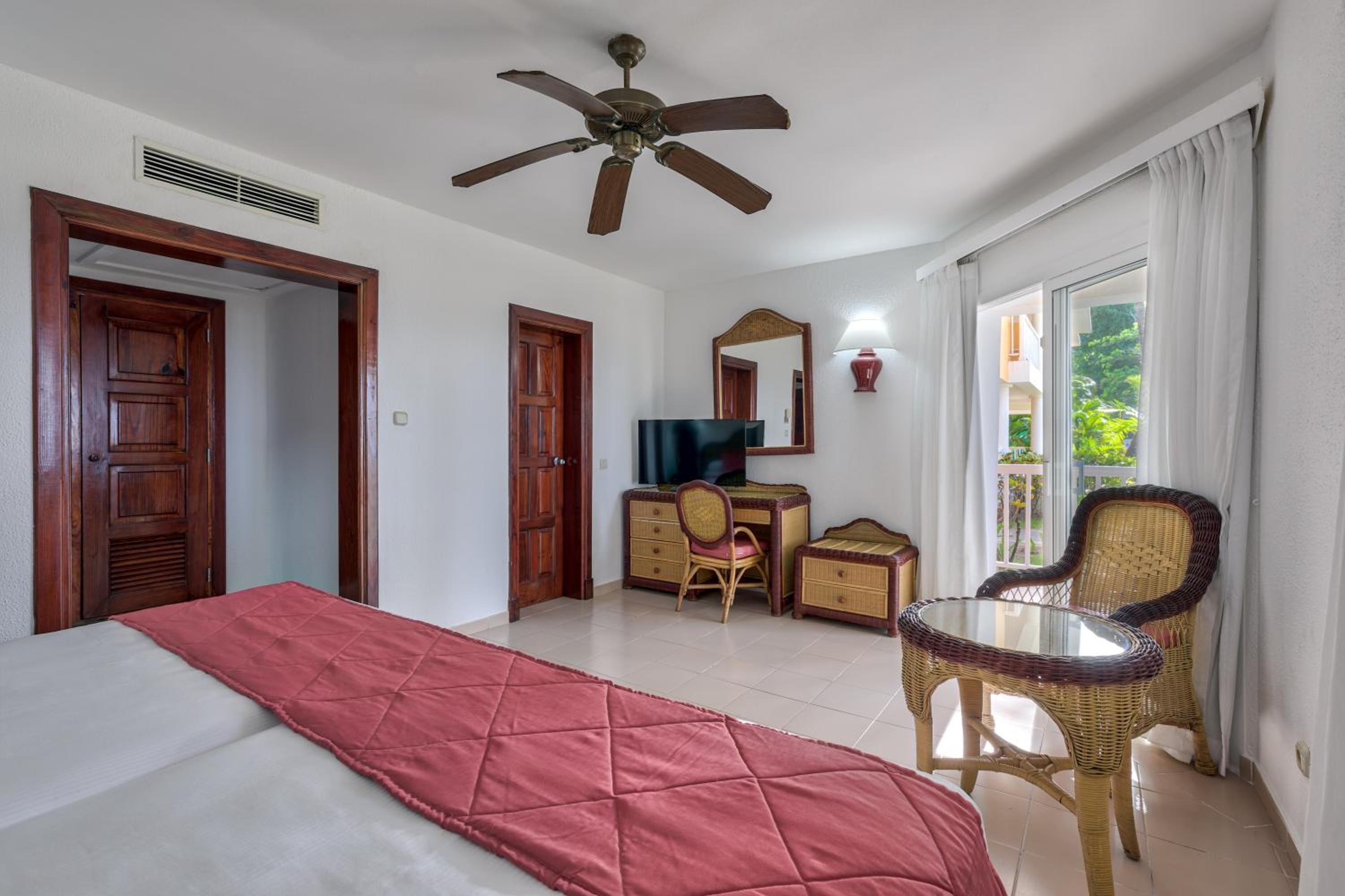 Habitación Doble Estándar (2 Adultos)