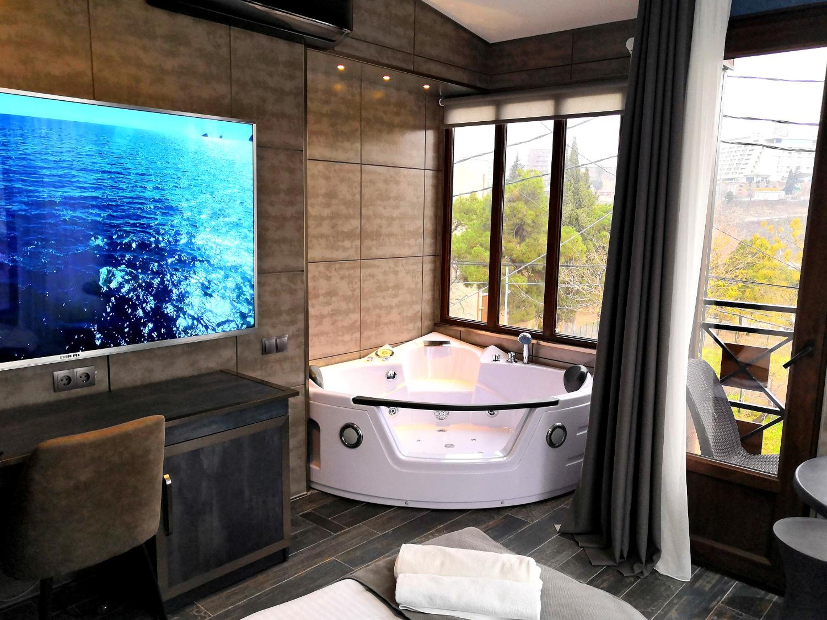 Industrial Deluxe Suite Double