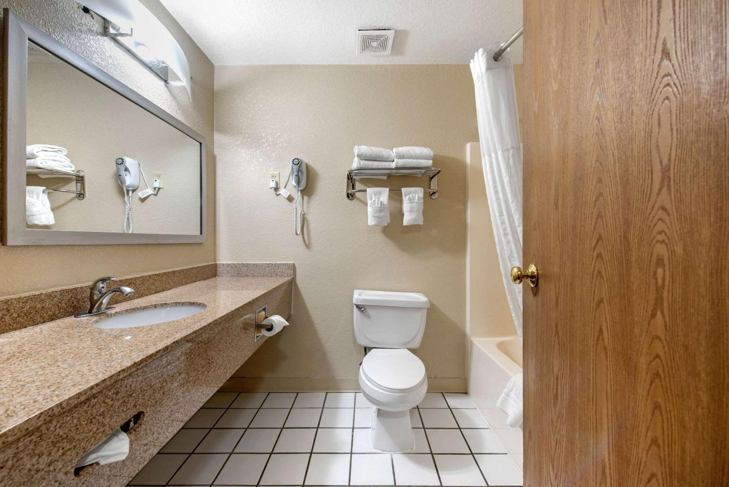 King Room - Non-Smoking - Photo 6