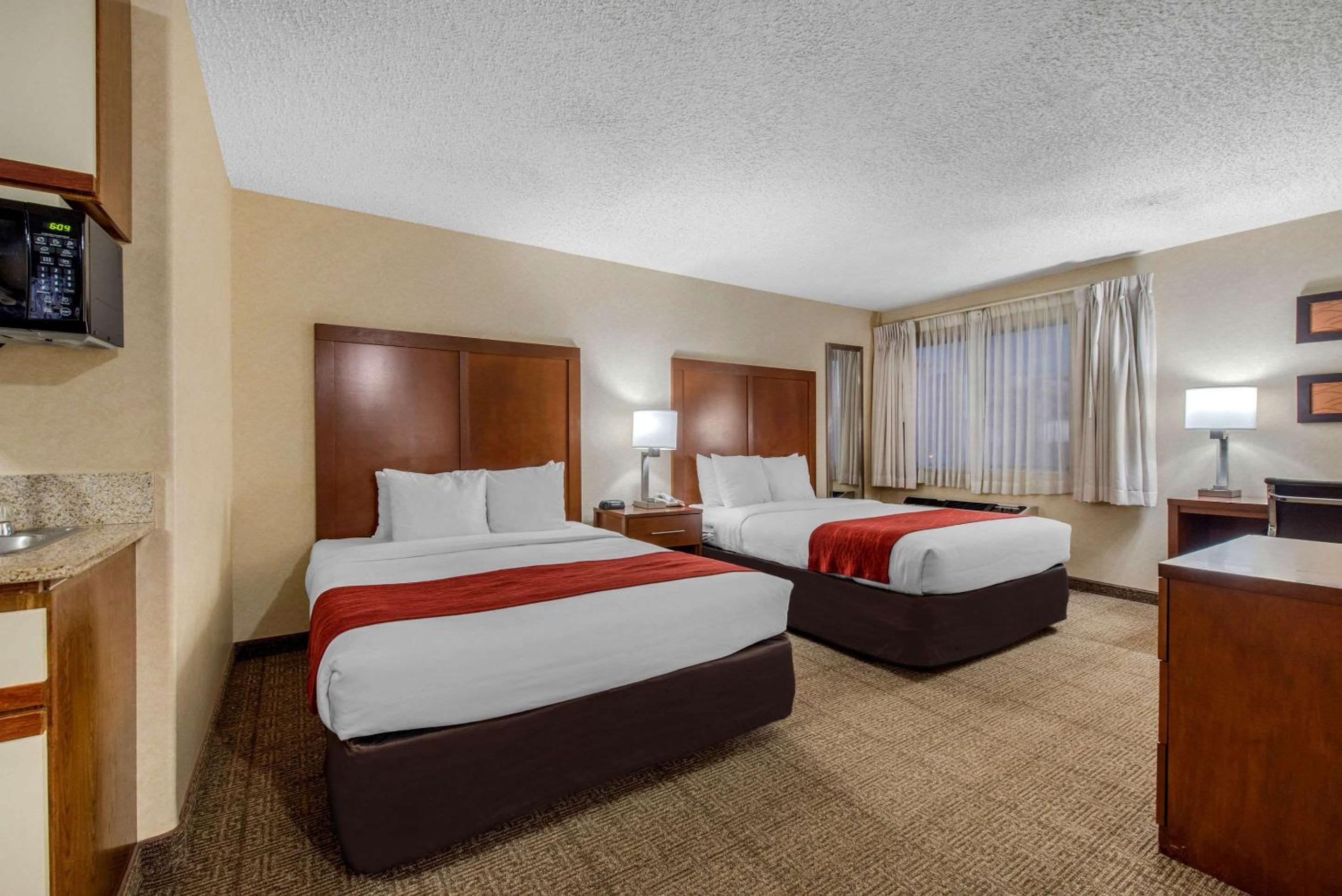 Suite with Two Double Beds - Non-Smoking - Photo 1