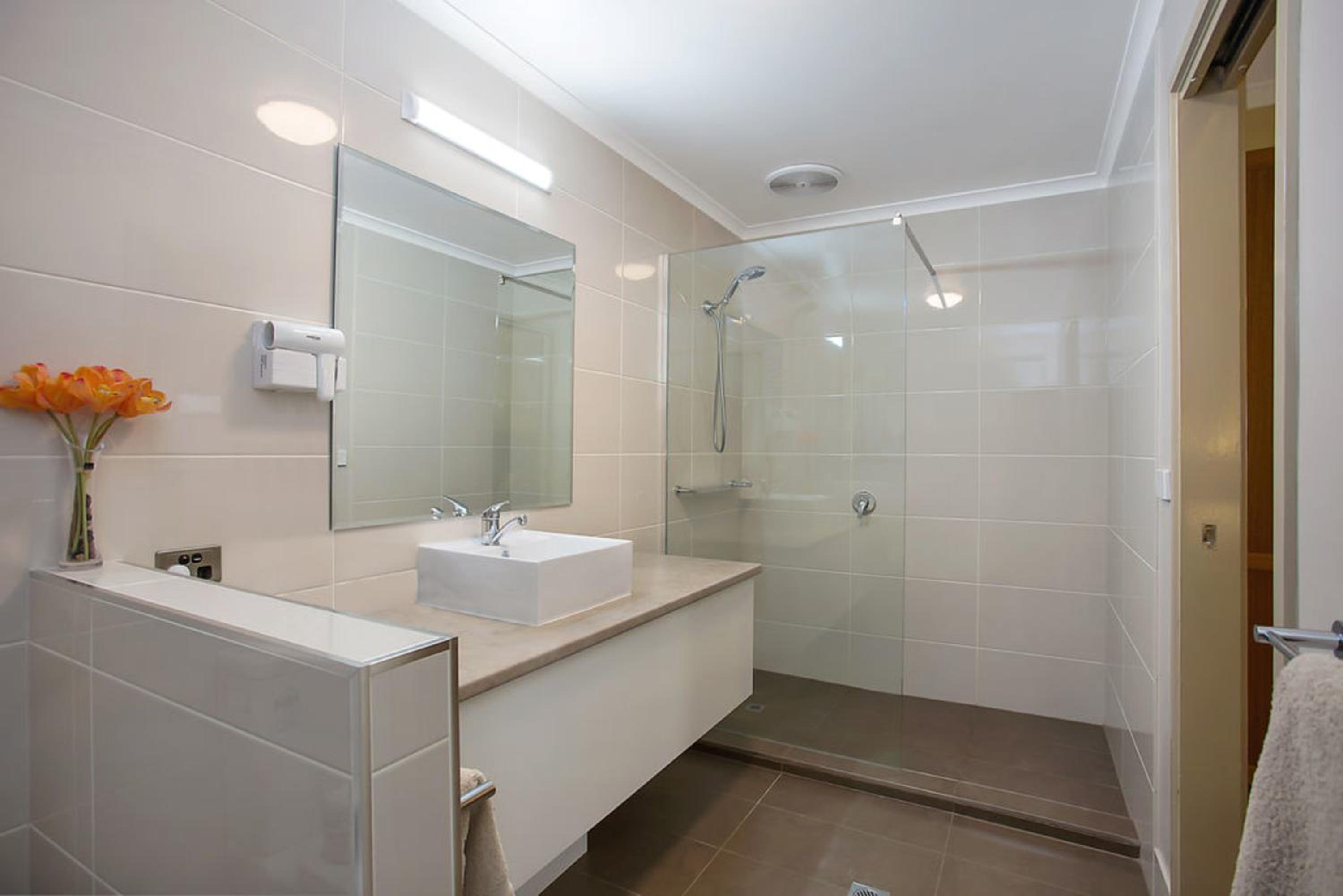 Deluxe King Room - Photo 4