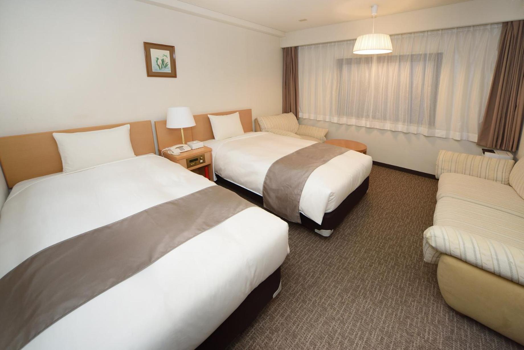 Twin Room - Non-Smoking photo 2