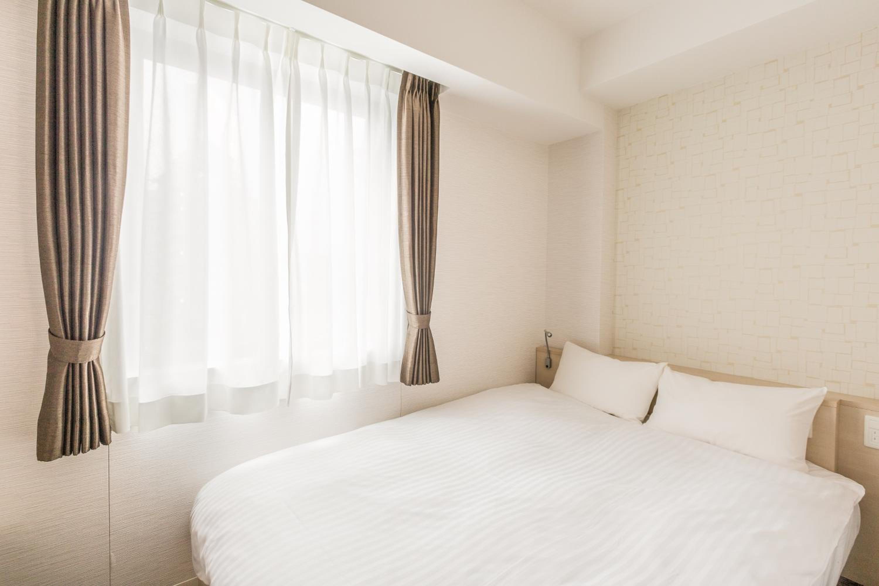 Basic Double Room - Photo 35