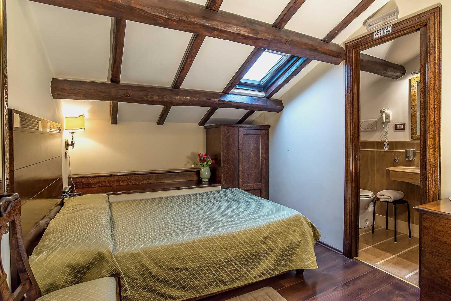 Economy Double Room With Small Double Bed photo 3