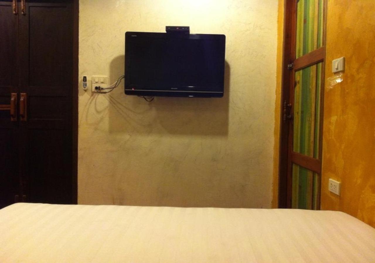Standard Queen Room photo 3