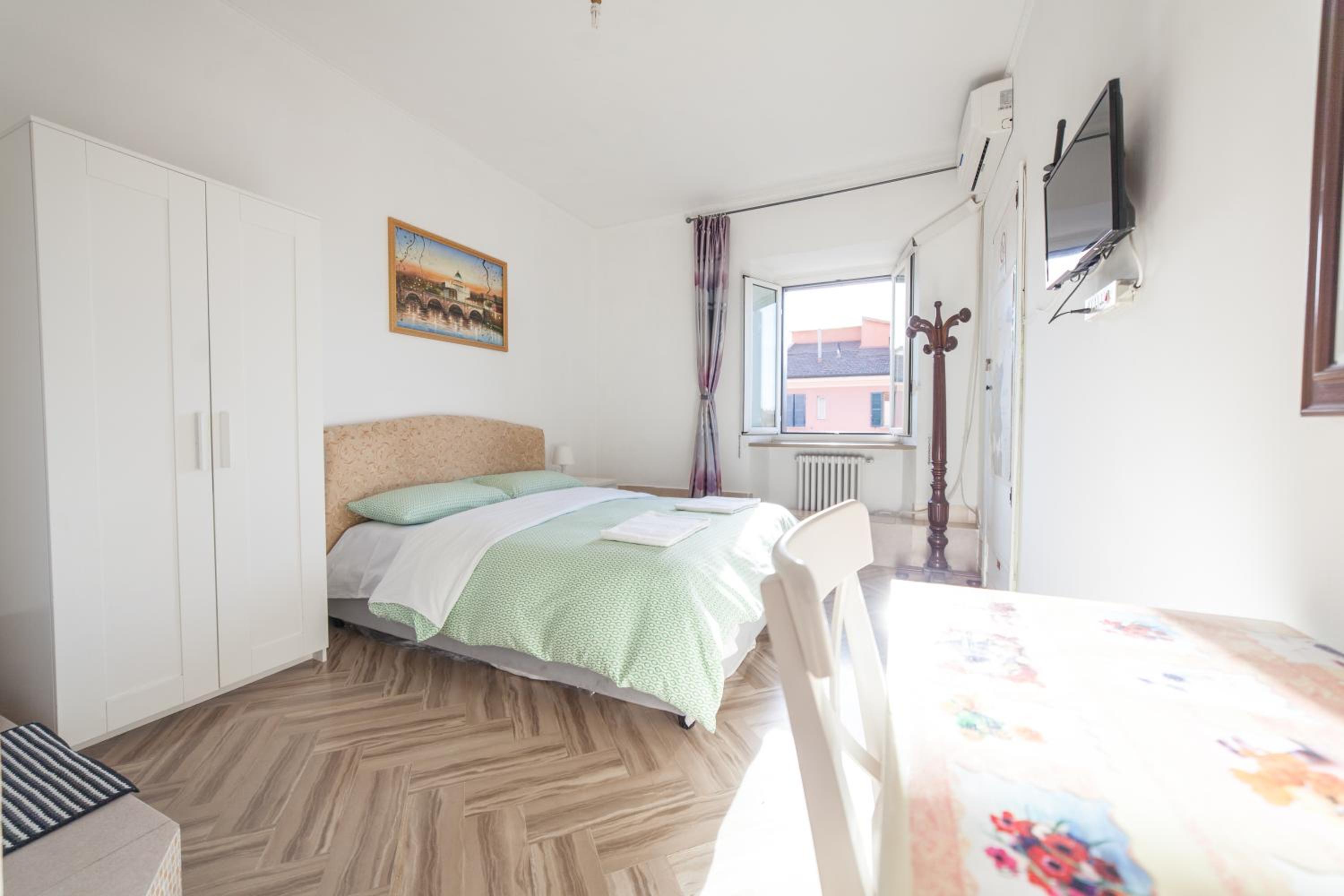 Double Room with Private Bathroom photo 3